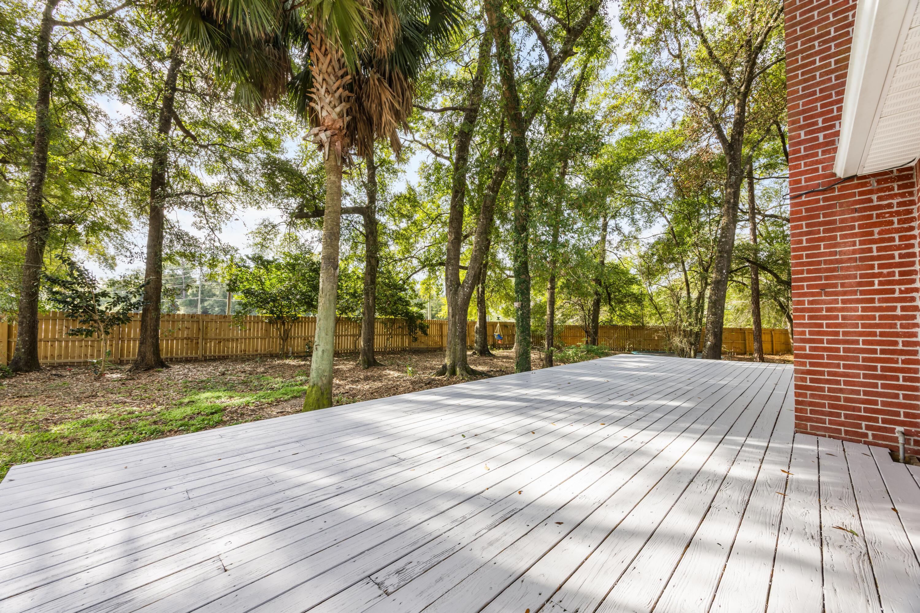 COUNTRY CLUB ESTATES 1 OF CRESTVIEW - Residential