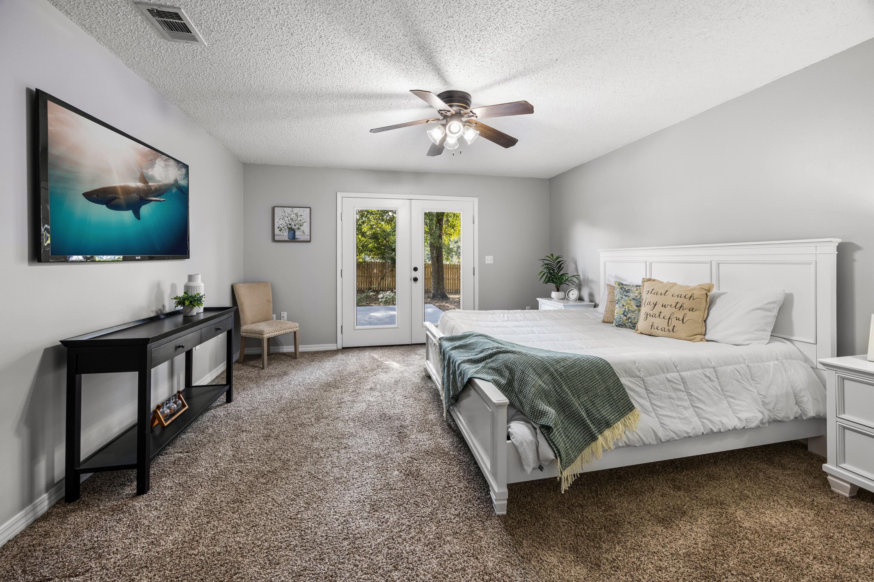 COUNTRY CLUB ESTATES 1 OF CRESTVIEW - Residential