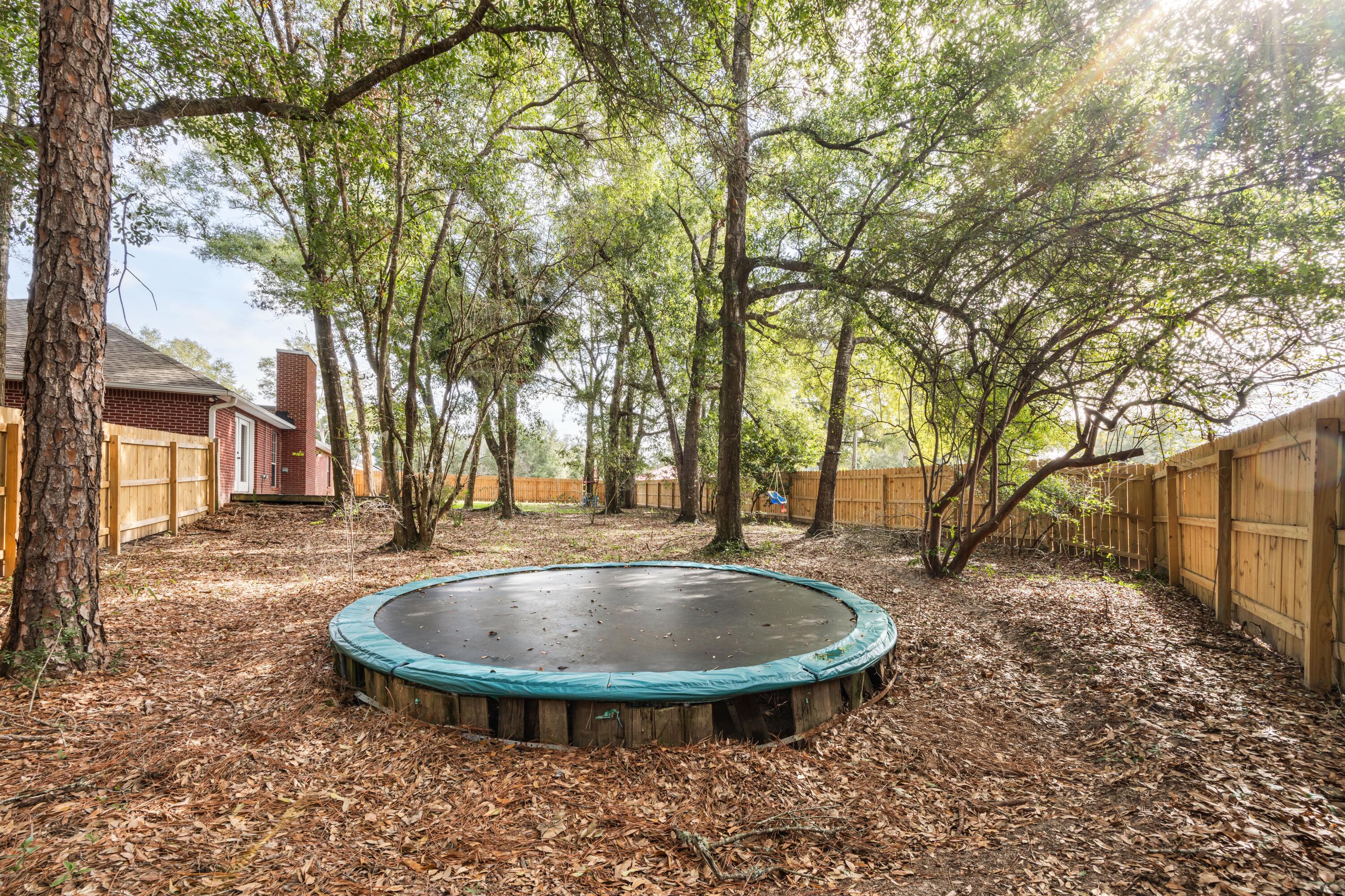 COUNTRY CLUB ESTATES 1 OF CRESTVIEW - Residential