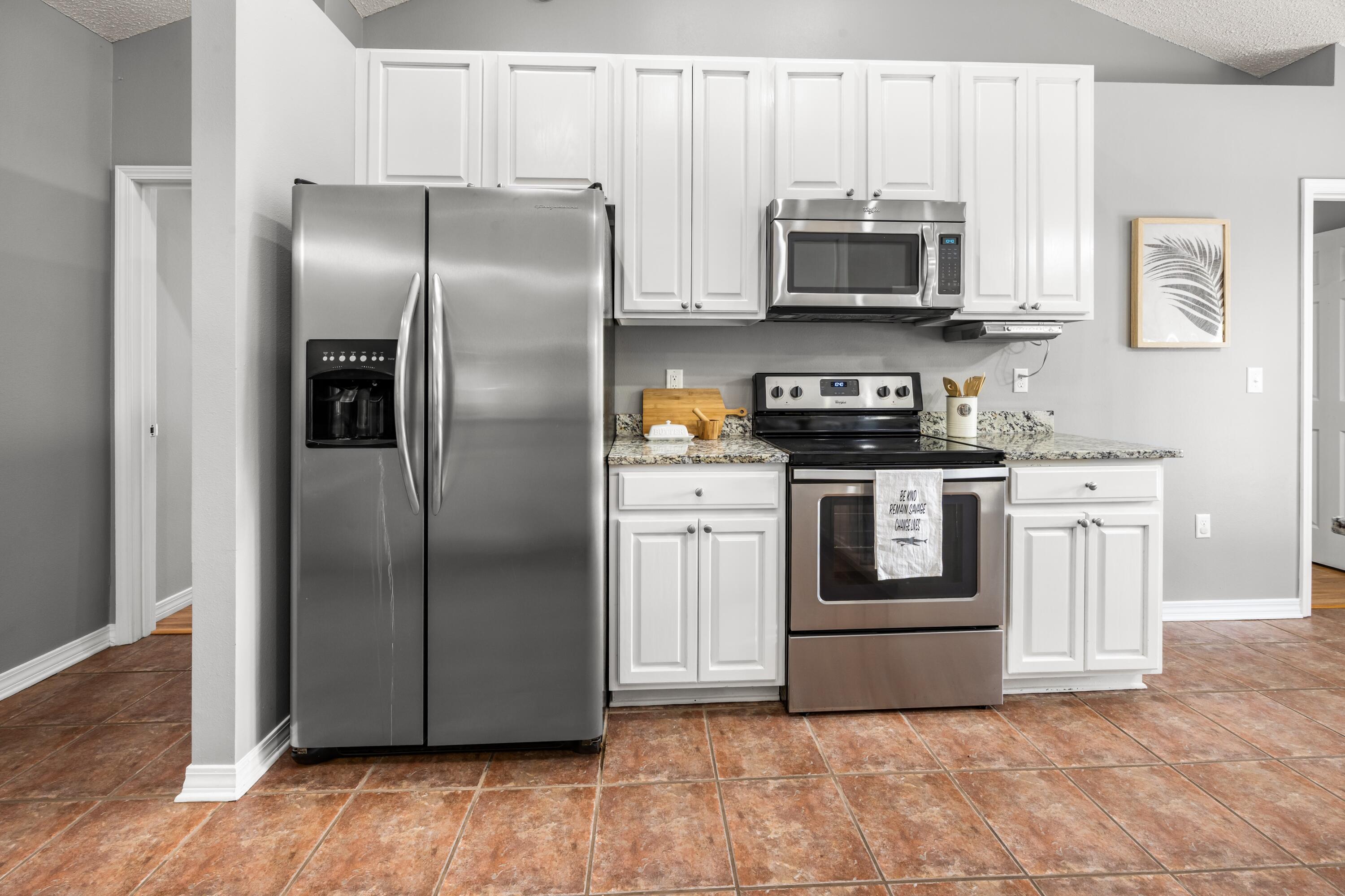 COUNTRY CLUB ESTATES 1 OF CRESTVIEW - Residential