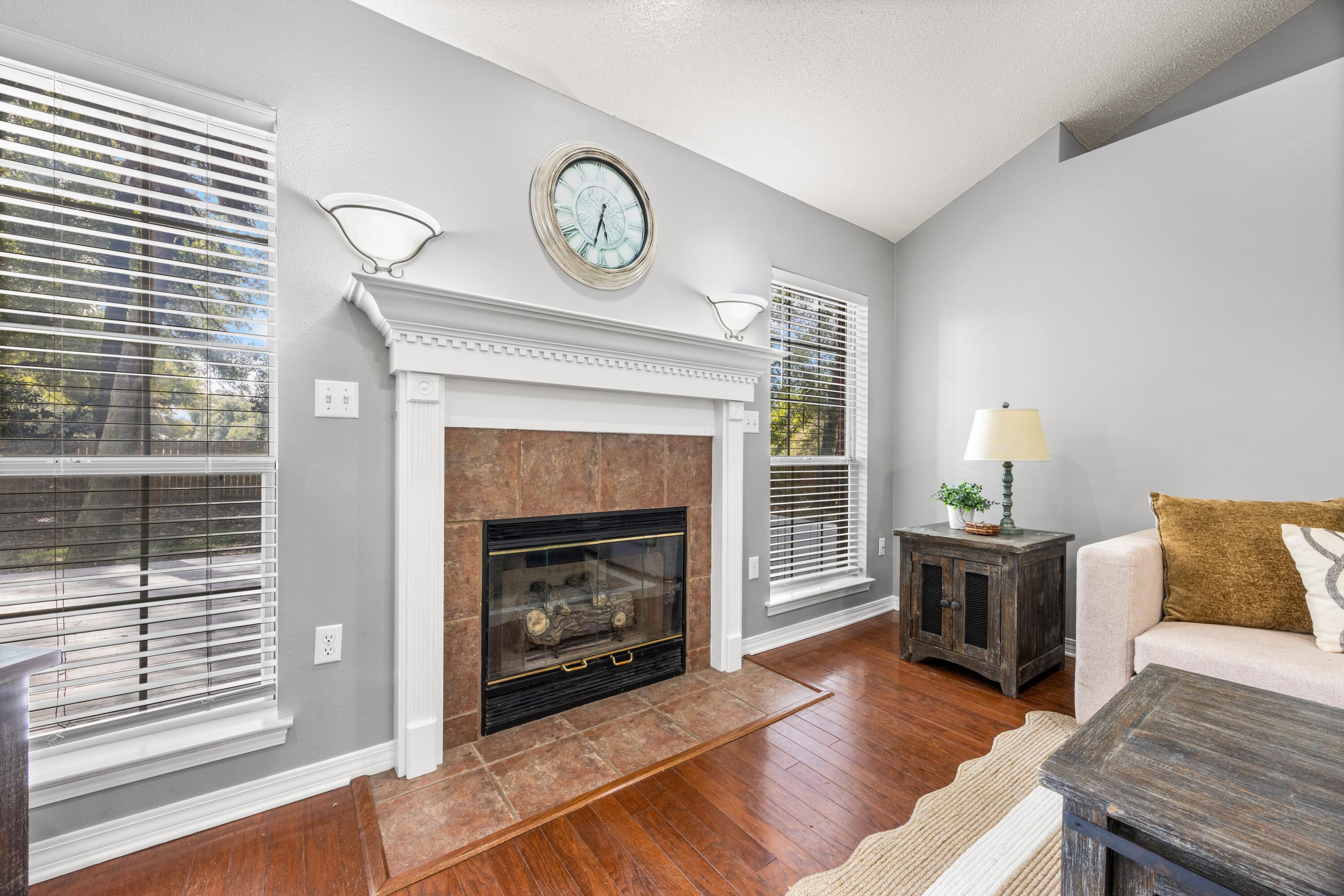 COUNTRY CLUB ESTATES 1 OF CRESTVIEW - Residential