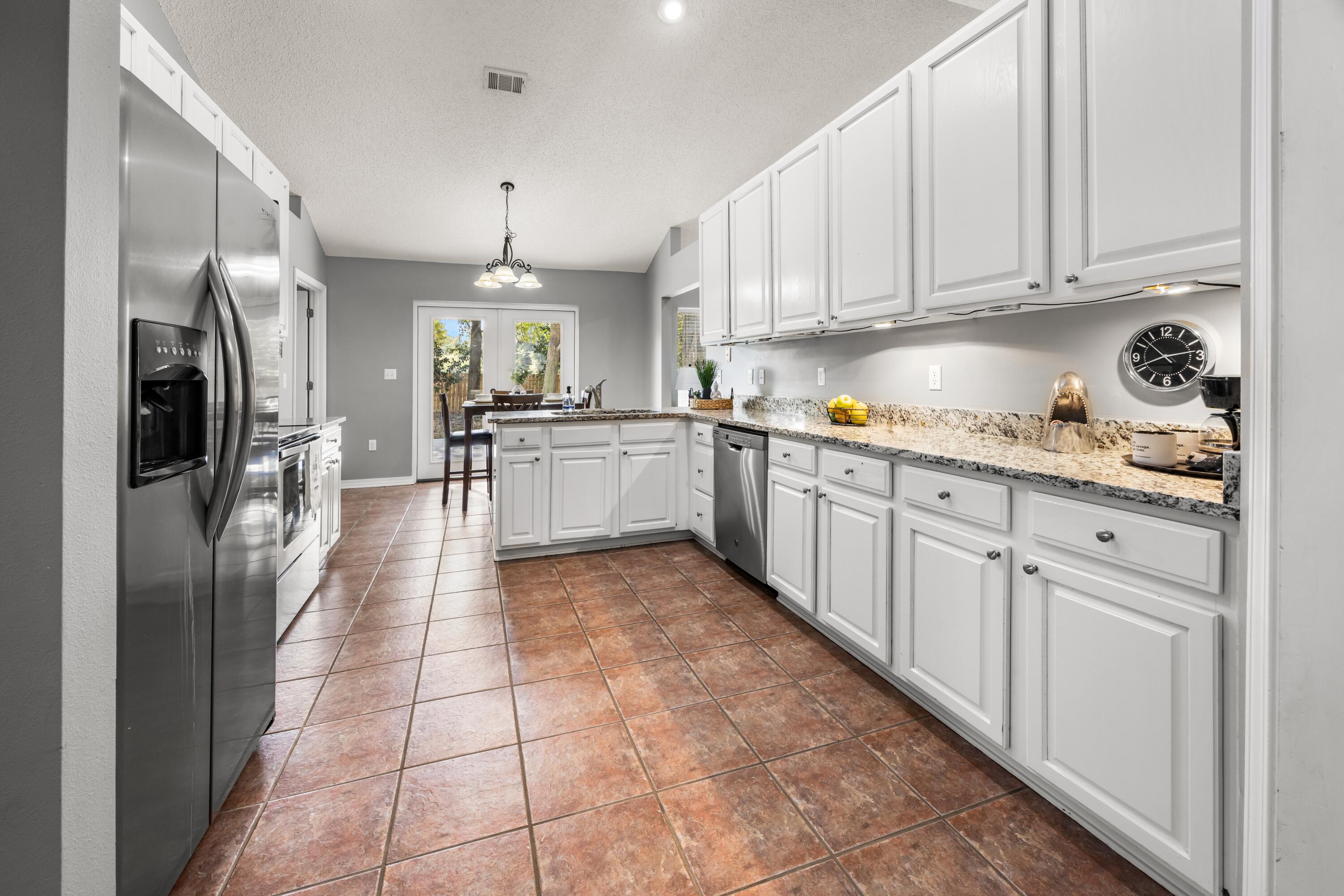 COUNTRY CLUB ESTATES 1 OF CRESTVIEW - Residential