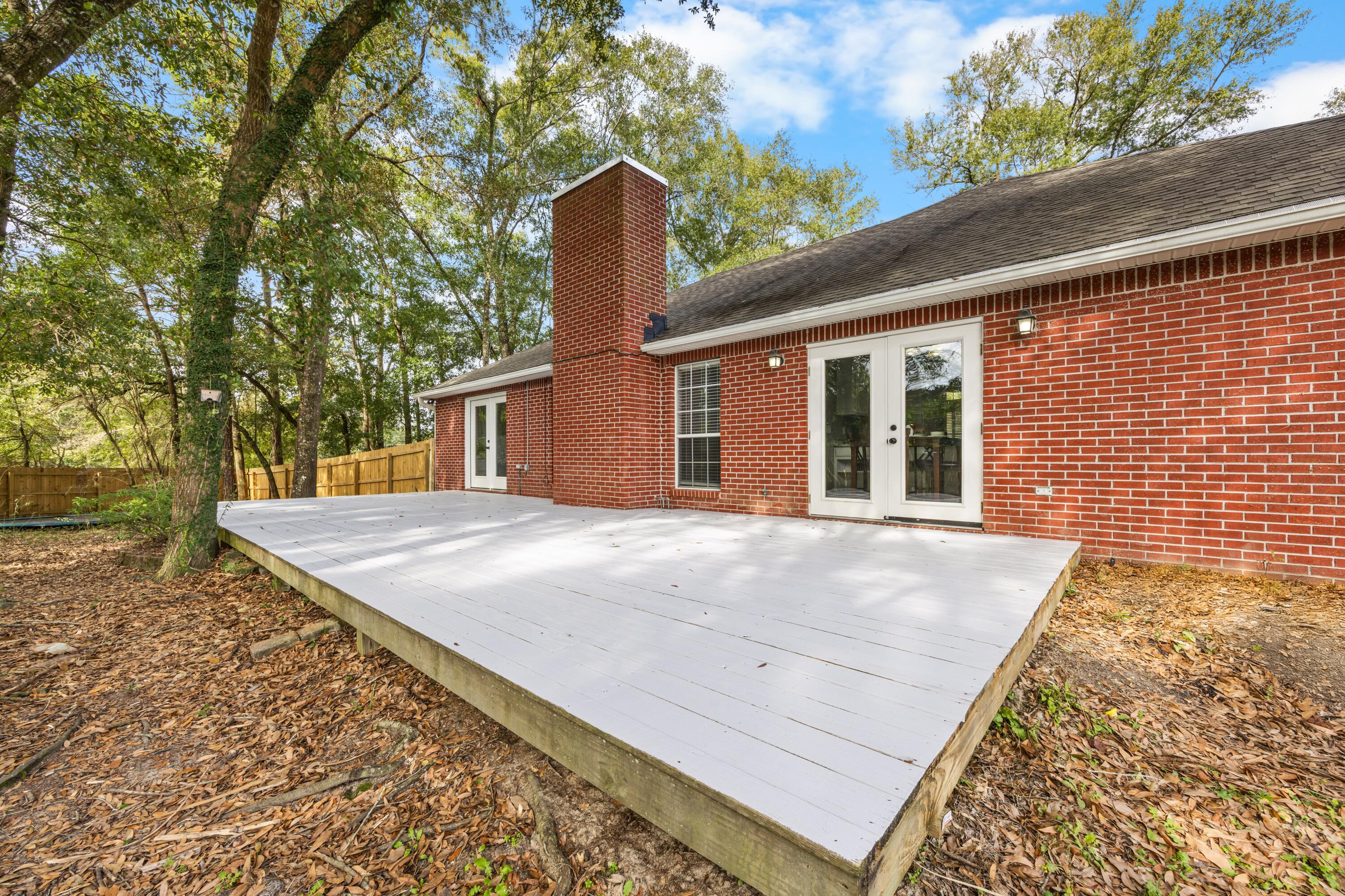 COUNTRY CLUB ESTATES 1 OF CRESTVIEW - Residential