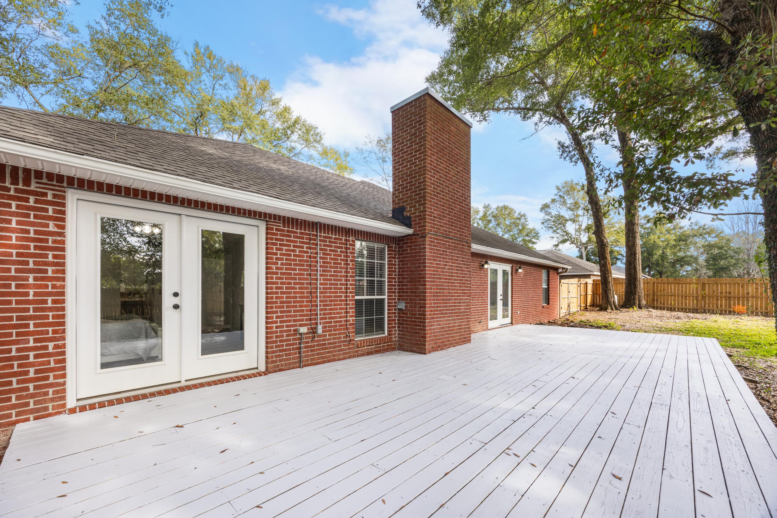 COUNTRY CLUB ESTATES 1 OF CRESTVIEW - Residential