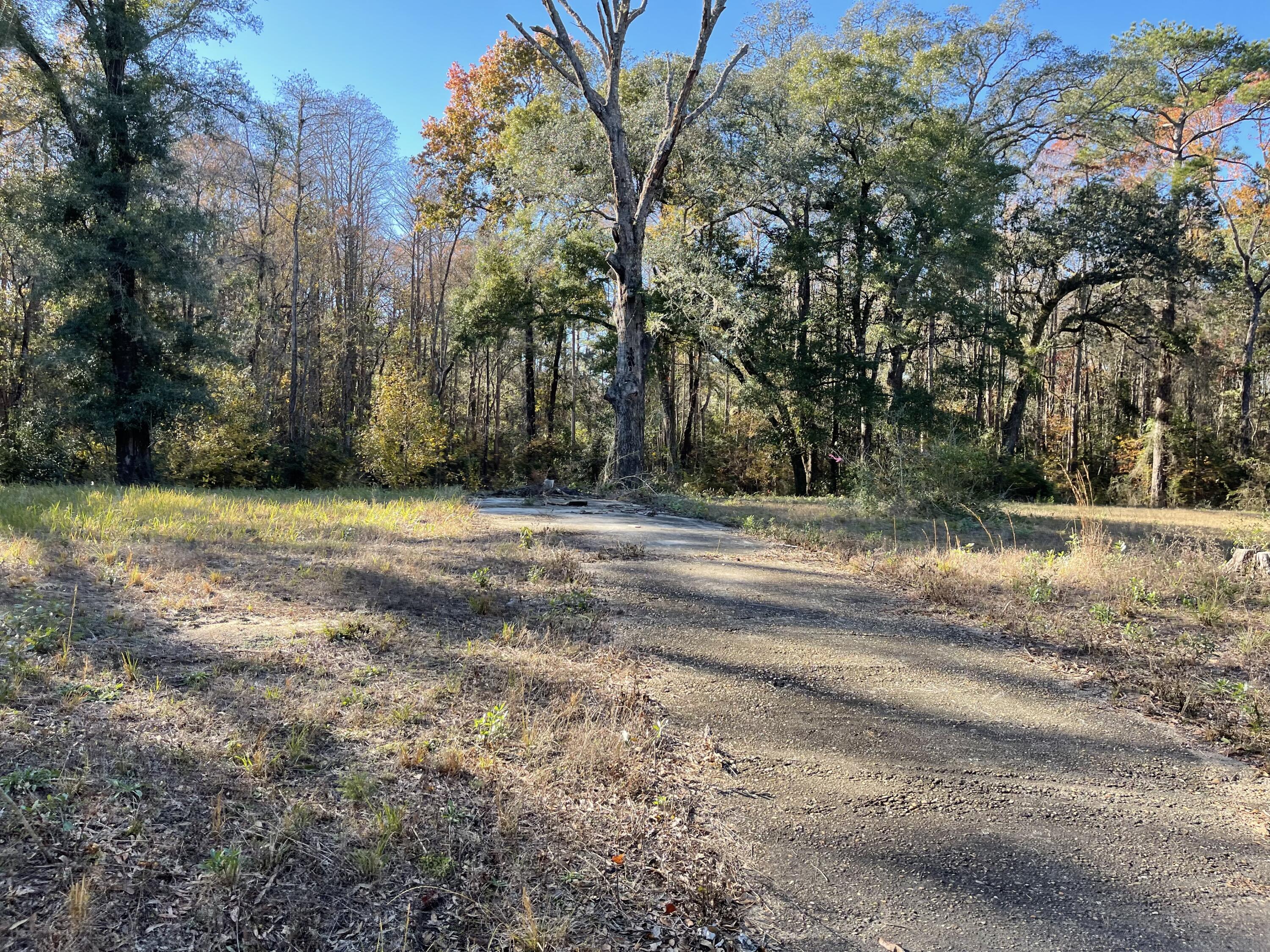NO RECORDED PROJECT - Land