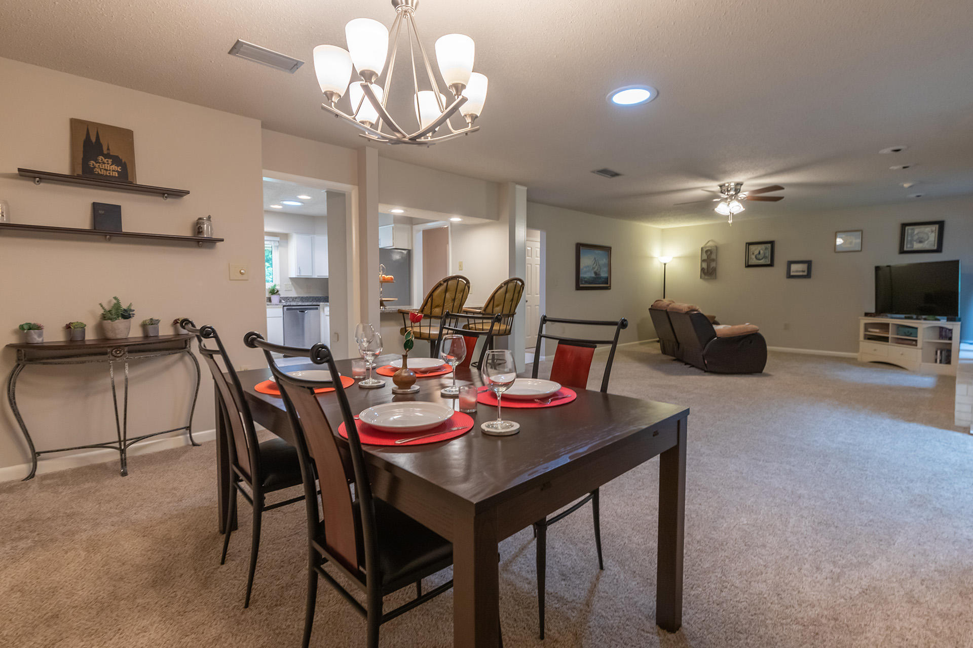 LAKE LORRAINE ESTATES - Residential