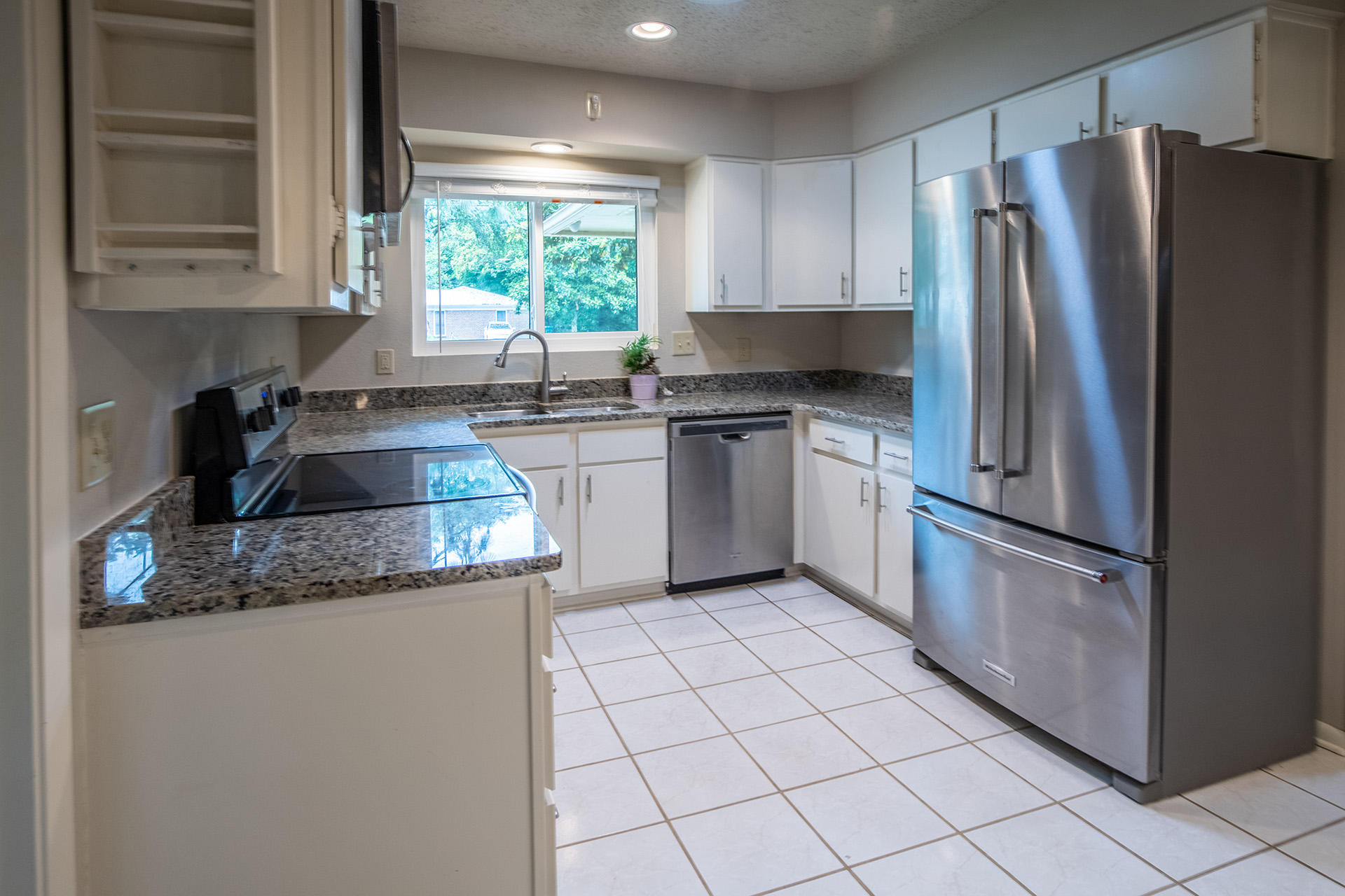 LAKE LORRAINE ESTATES - Residential