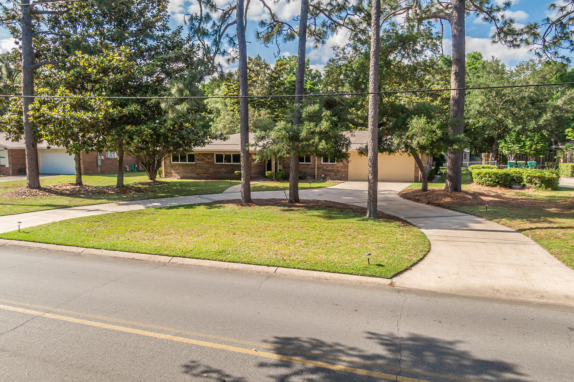 LAKE LORRAINE ESTATES - Residential