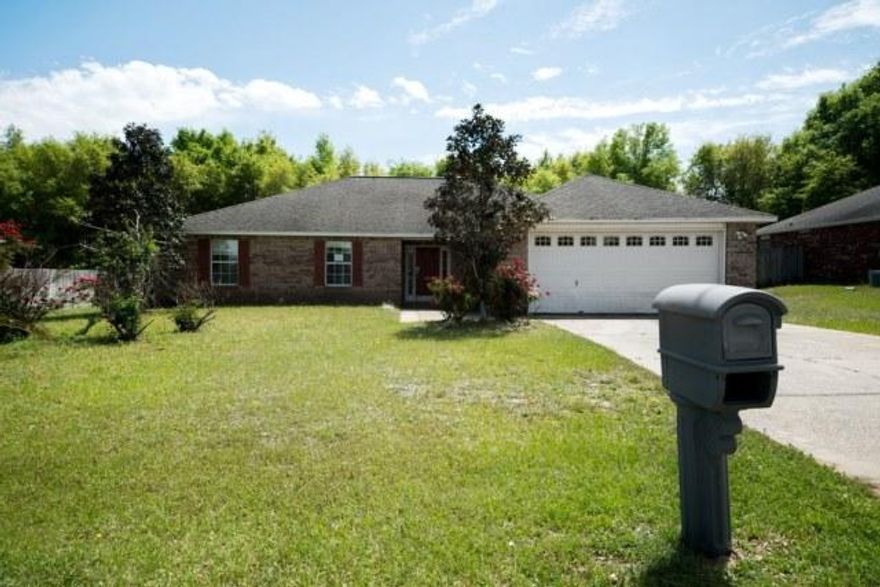 Lovely Home up for grabs in South Crestview. Home has 4 bedrooms and 2 baths. Features include fireplace, eat in kitchen, garage, covered backyard patio. Will take some upgrading and elbow grease to get this home move in ready but at this price it's could be well worth your efforts. Come take a look today and imagine the possibilities.