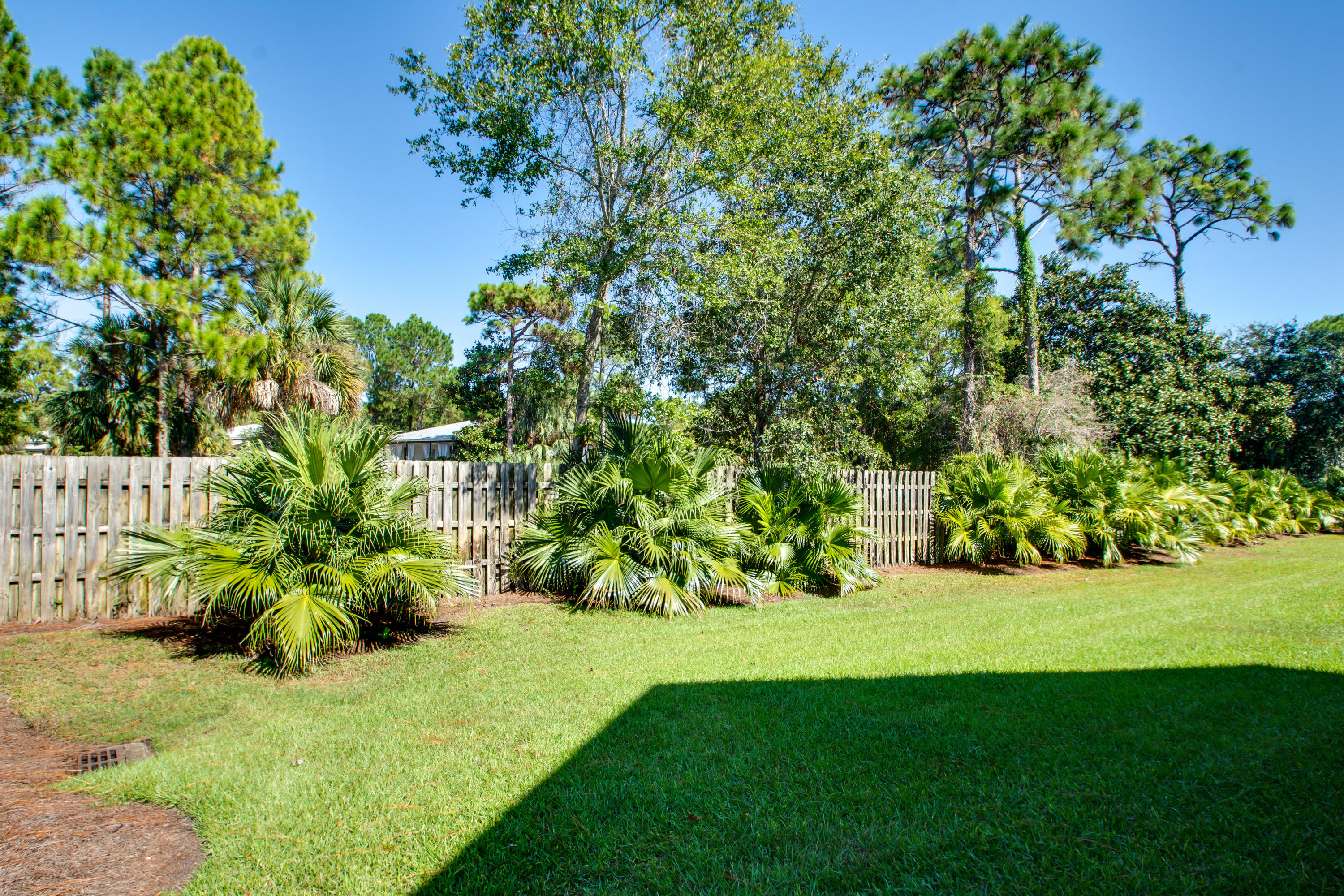 BUNGALOS AT SANDESTIN - Residential