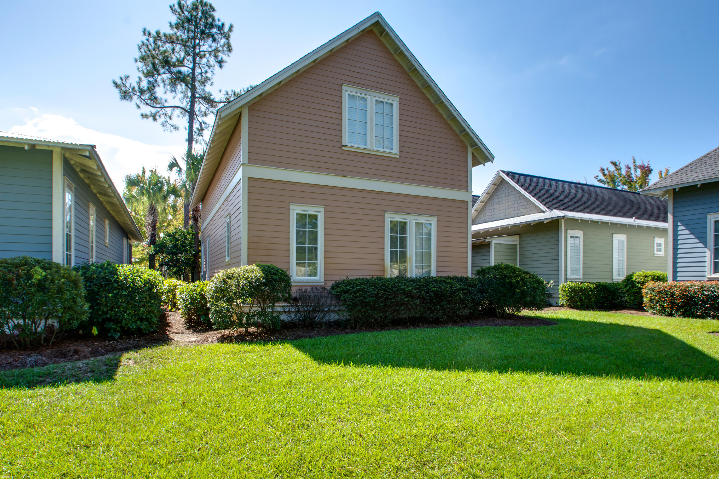 BUNGALOS AT SANDESTIN - Residential