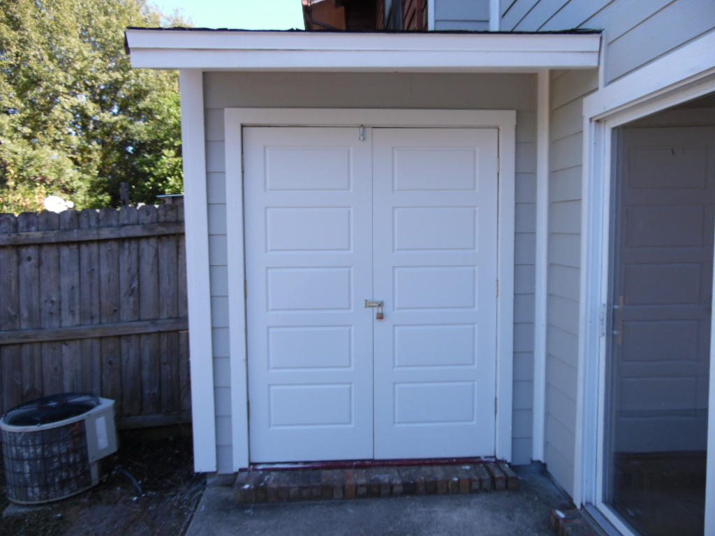 MONTAGE MANOR - Residential