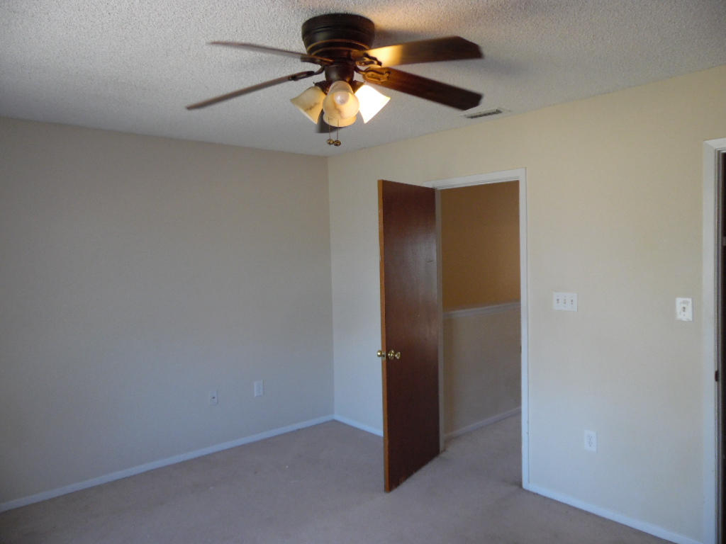 MONTAGE MANOR - Residential