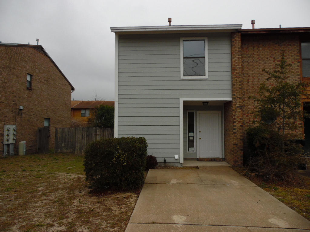 MONTAGE MANOR - Residential