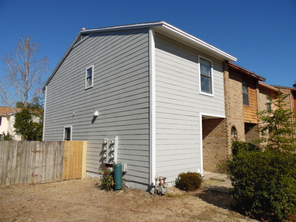 MONTAGE MANOR - Residential