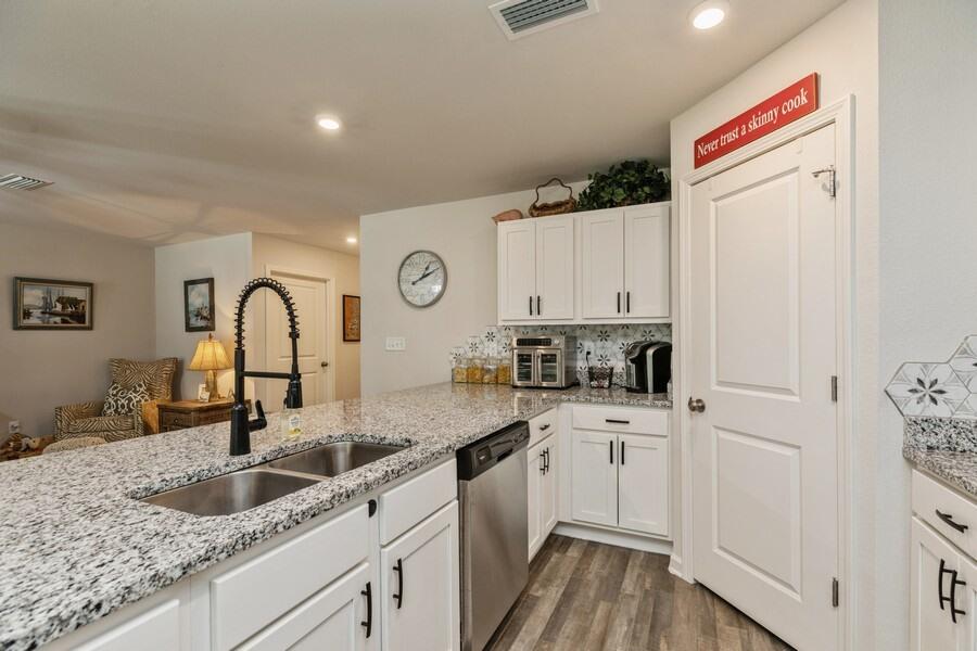 HUNTERS RIDGE - Residential