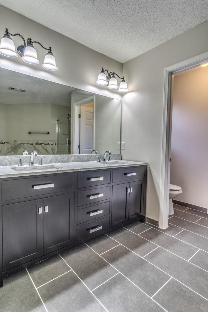 COUNTRYVIEW ESTATES 9TH ADDN - Residential Lease