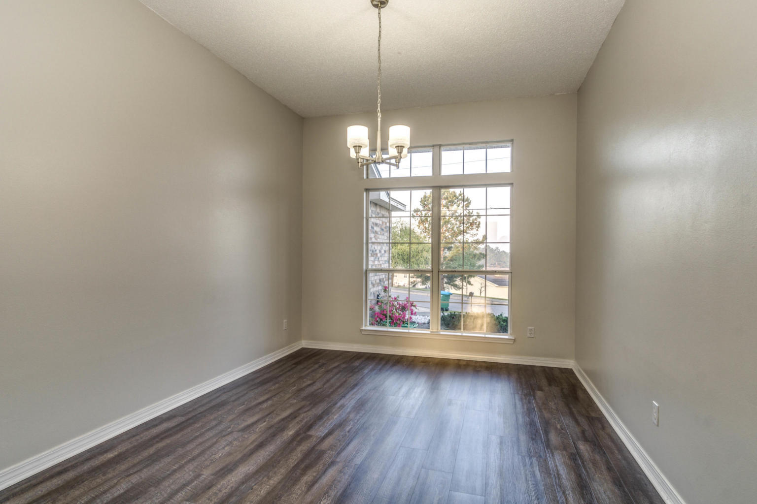 COUNTRYVIEW ESTATES 9TH ADDN - Residential Lease