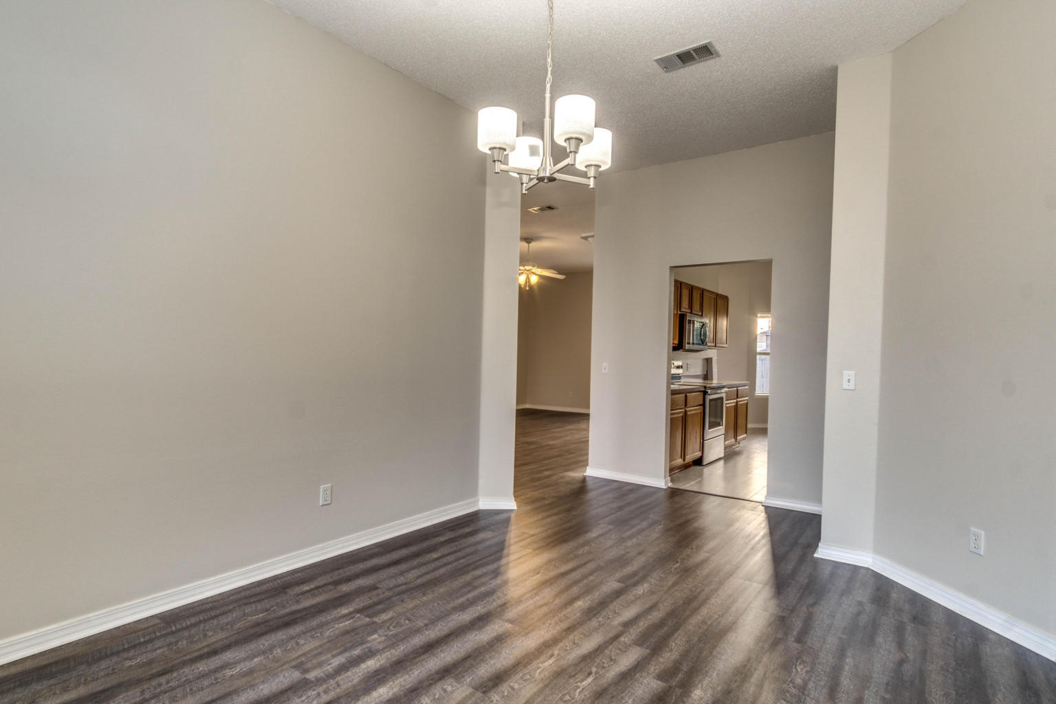 COUNTRYVIEW ESTATES 9TH ADDN - Residential Lease