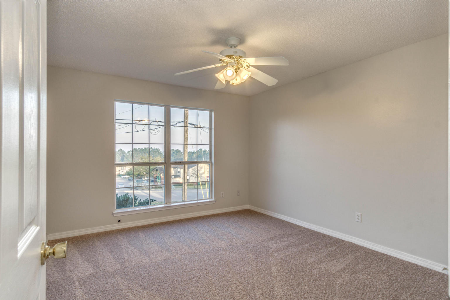 COUNTRYVIEW ESTATES 9TH ADDN - Residential Lease