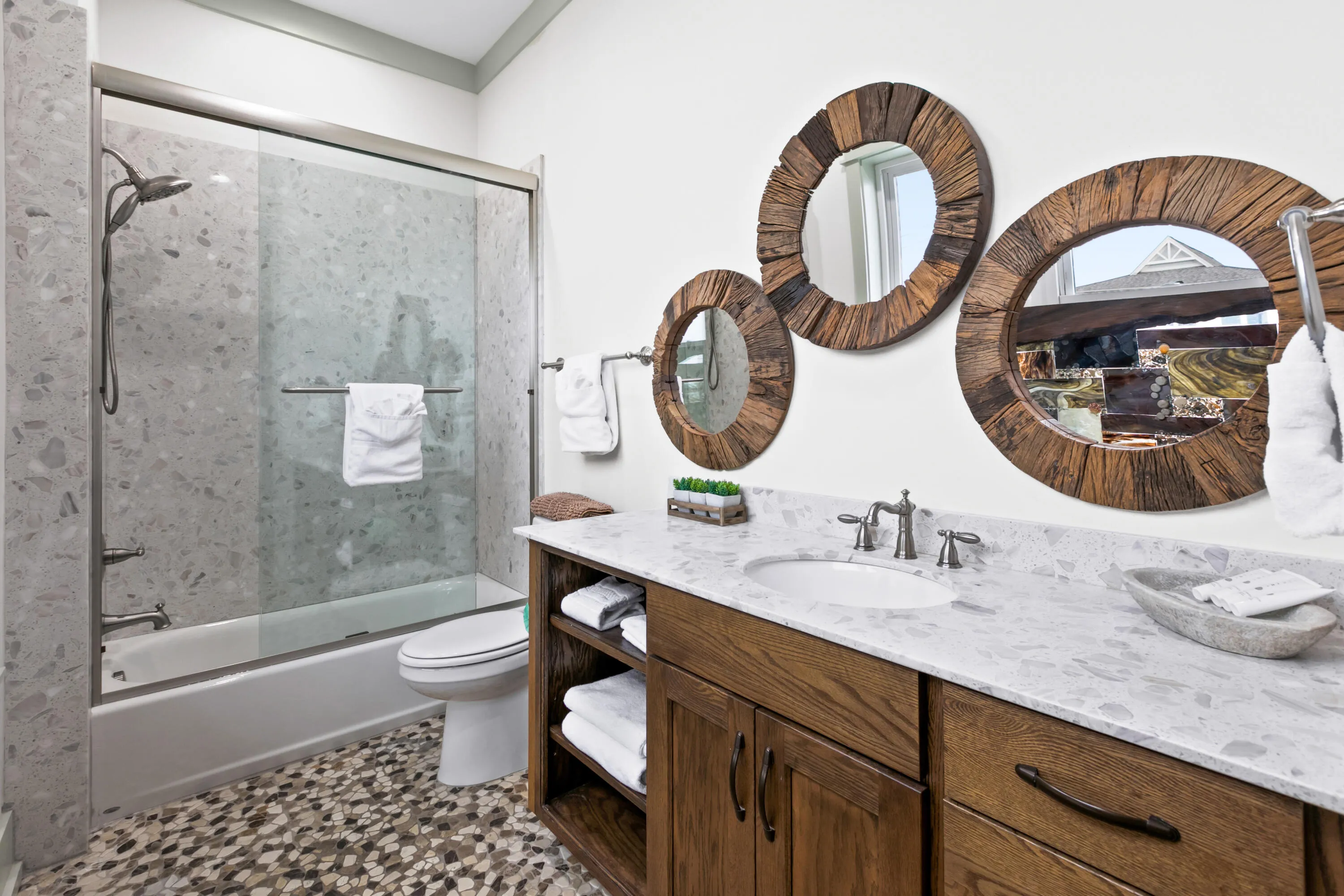 Panama City Beach, Florida, 32408, United States, 7 Bedrooms Bedrooms, ,8 BathroomsBathrooms,Residential,Active,2002649