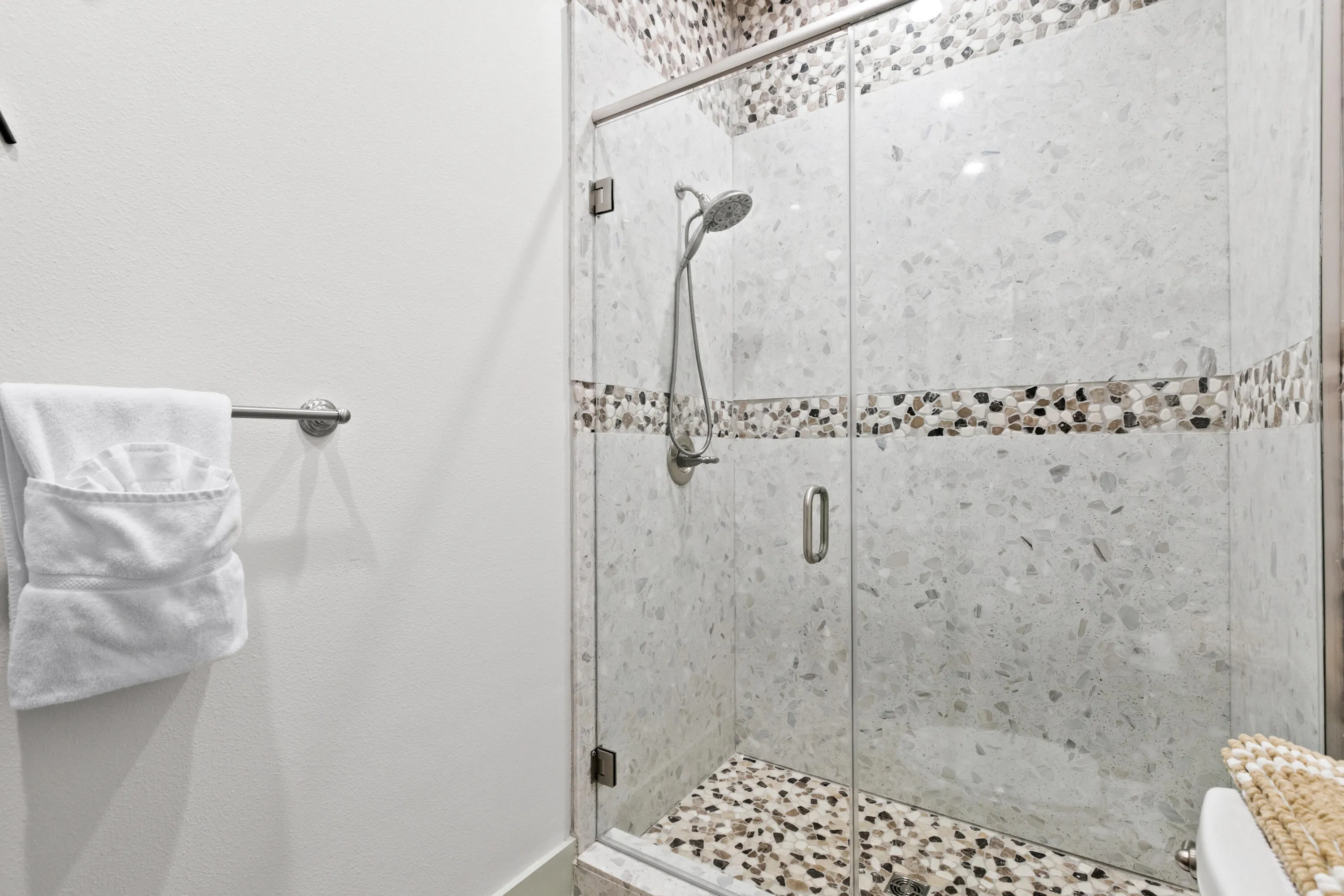 Panama City Beach, Florida, 32408, United States, 7 Bedrooms Bedrooms, ,8 BathroomsBathrooms,Residential,Active,2002649