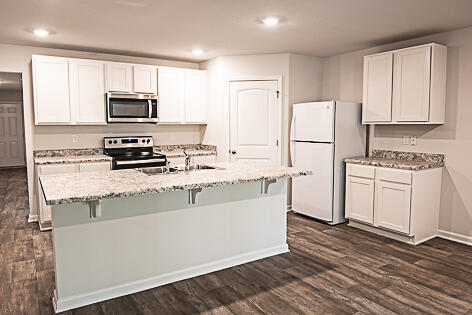 ASHTIN ESTATES - Residential Lease