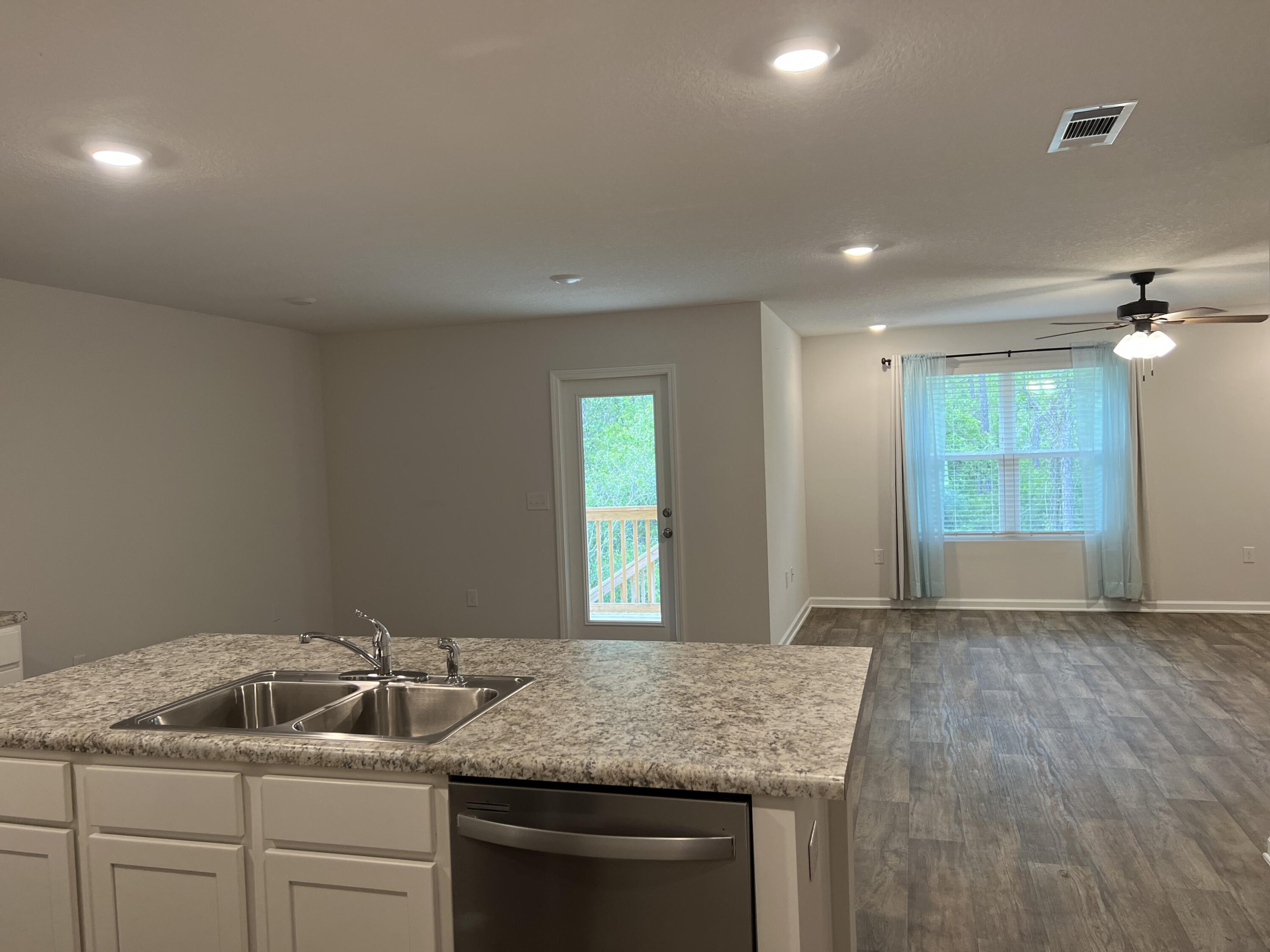 ASHTIN ESTATES - Residential Lease