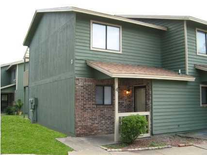 END-UNIT Townhome w/POOL! Located in East Fort Walton, Just across from Uptown Station & walking-distance to Ferry Park! Located less than 10 Minutes to Hurlburt and 20 minutes to Eglin AFB with a Community Pool, This 2 Bedroom/ 1.5 Bath END-UNIT Townhouse has Updated Granite Counters & Maple Cabinets in the Kitchen and Baths, carpet in Bedrooms, Tile throughout the downstairs, High-End Stainless Appliances! Fridge has water/ice in the door; 2 Lazy-Susan corner cabinets in the kitchen and deep pan drawers. Microwave is built in, leaving lots of counter space, including the breakfast bar! Convenient location - Only 7 Miles to Destin! 2 parking spaces and guest parking. There is overflow parking. Walking distance to Uptown Station. Trash is included. Washer/Dryer