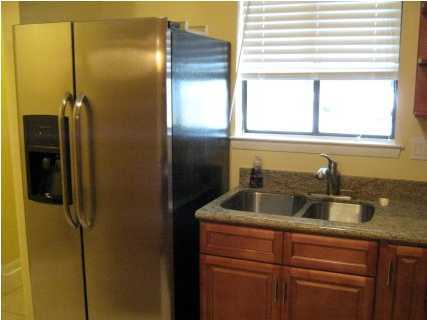 BIENVILLE SQUARE T/H - Residential Lease