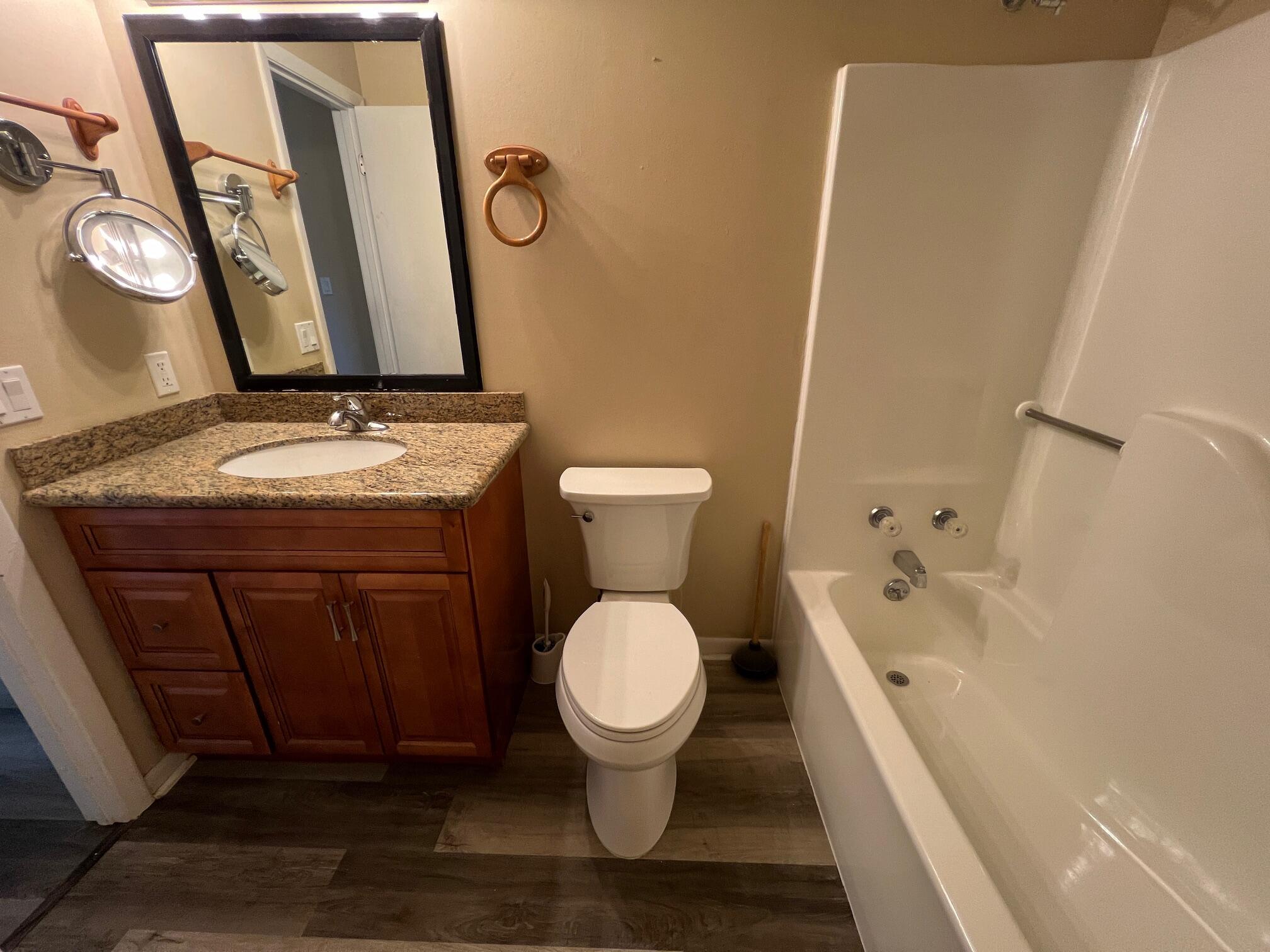 BIENVILLE SQUARE T/H - Residential Lease