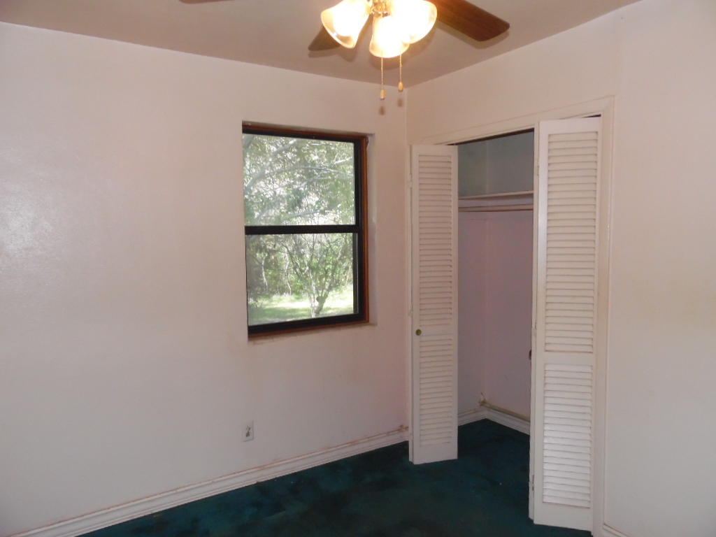 SEABREEZE ADD #3 LOT 2 BLK G - Residential