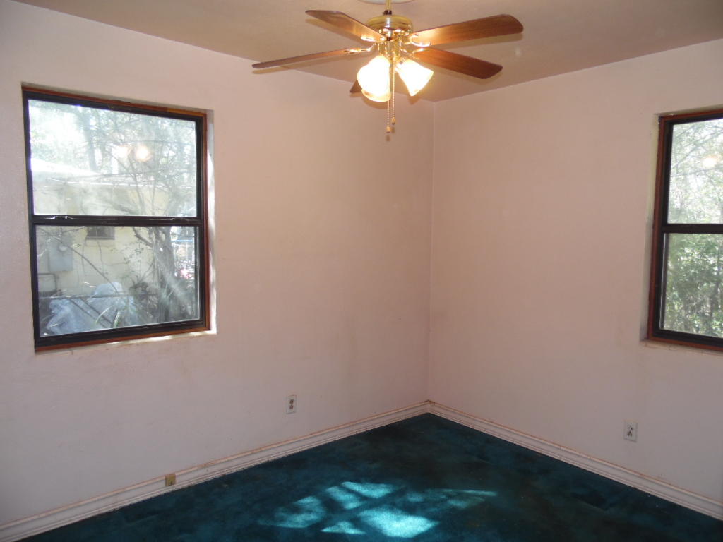 SEABREEZE ADD #3 LOT 2 BLK G - Residential