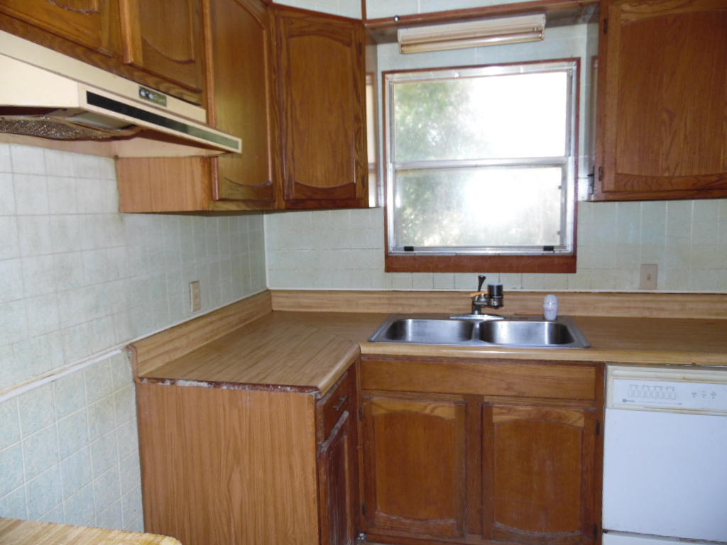 SEABREEZE ADD #3 LOT 2 BLK G - Residential