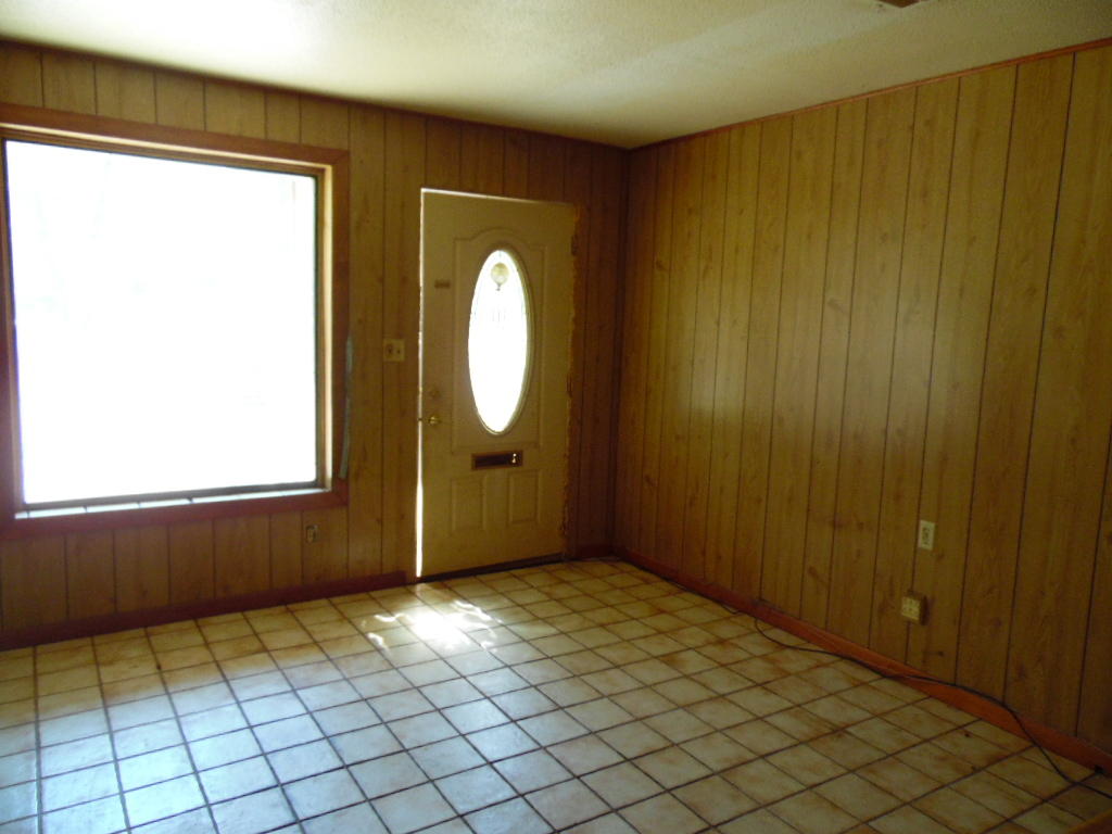 SEABREEZE ADD #3 LOT 2 BLK G - Residential