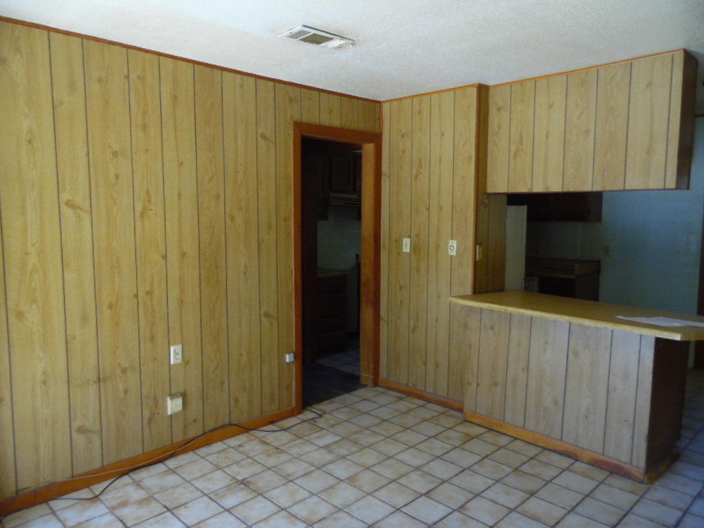 SEABREEZE ADD #3 LOT 2 BLK G - Residential