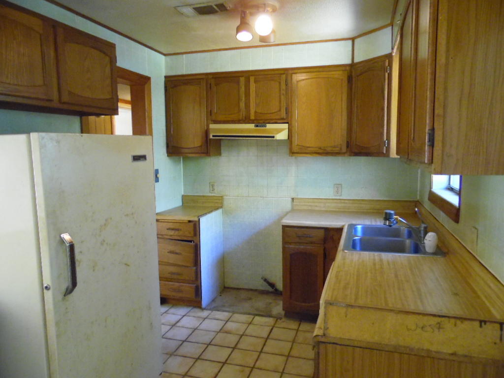 SEABREEZE ADD #3 LOT 2 BLK G - Residential