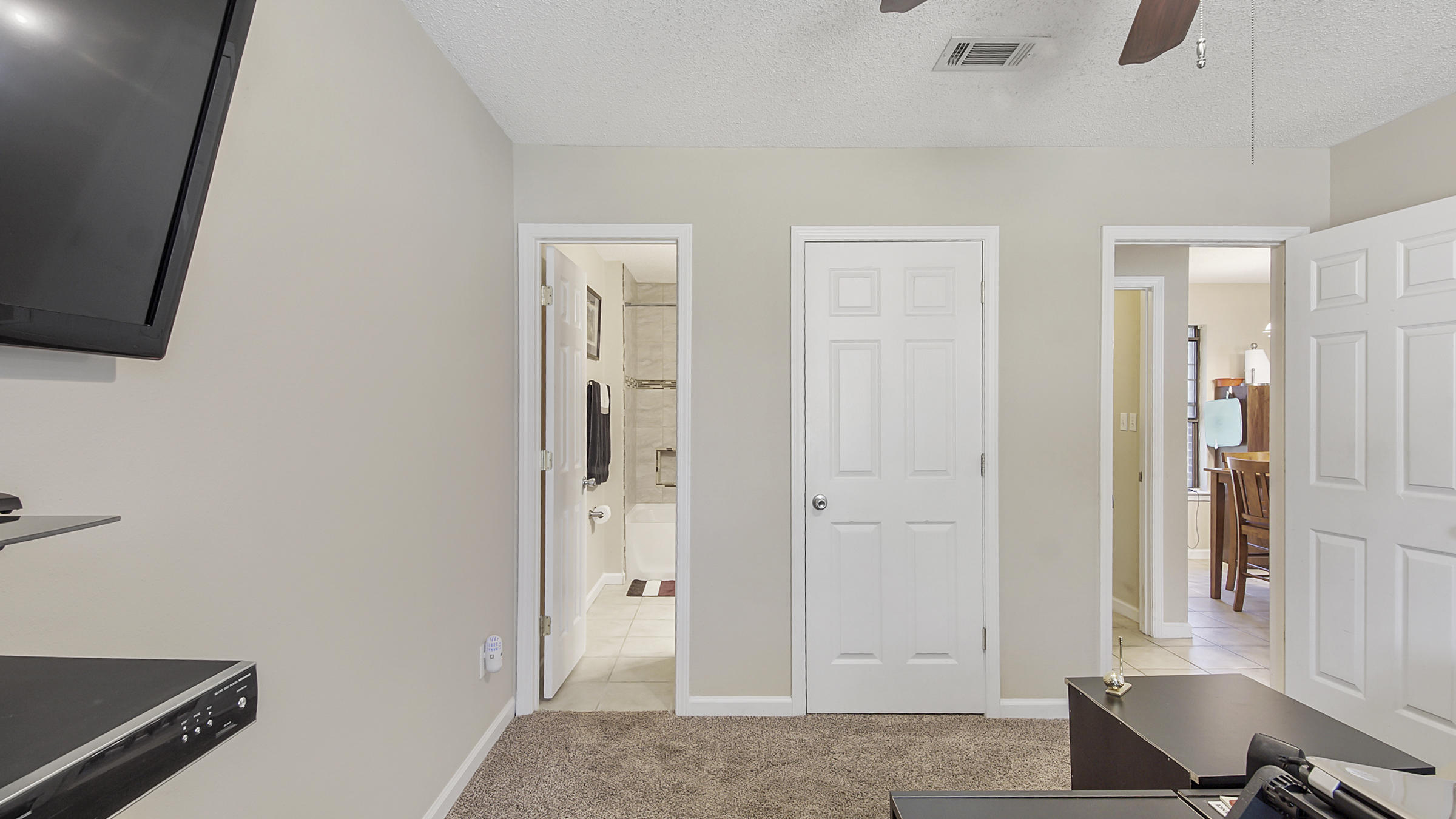 KAM AKERS S/D - Residential