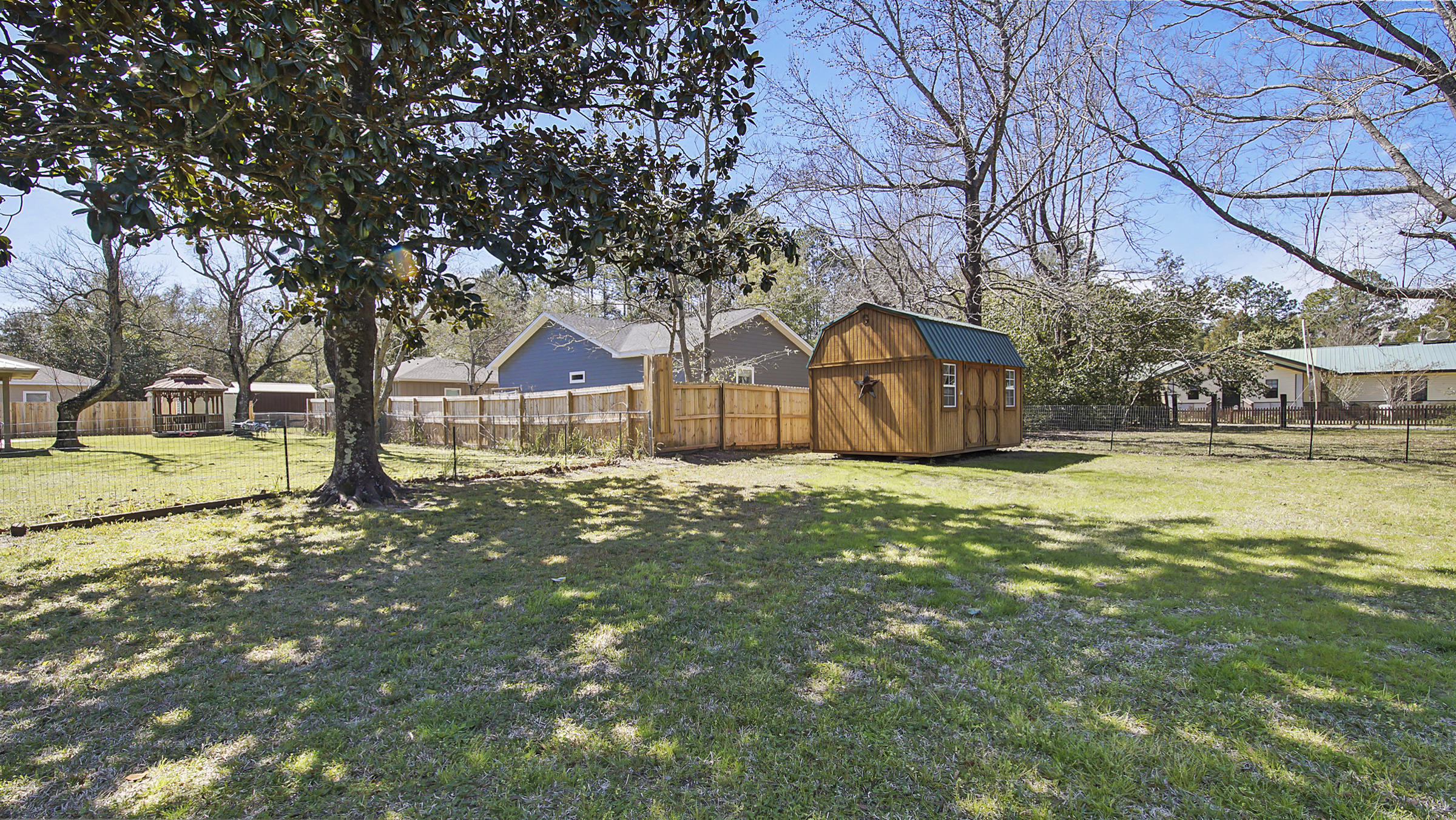 KAM AKERS S/D - Residential