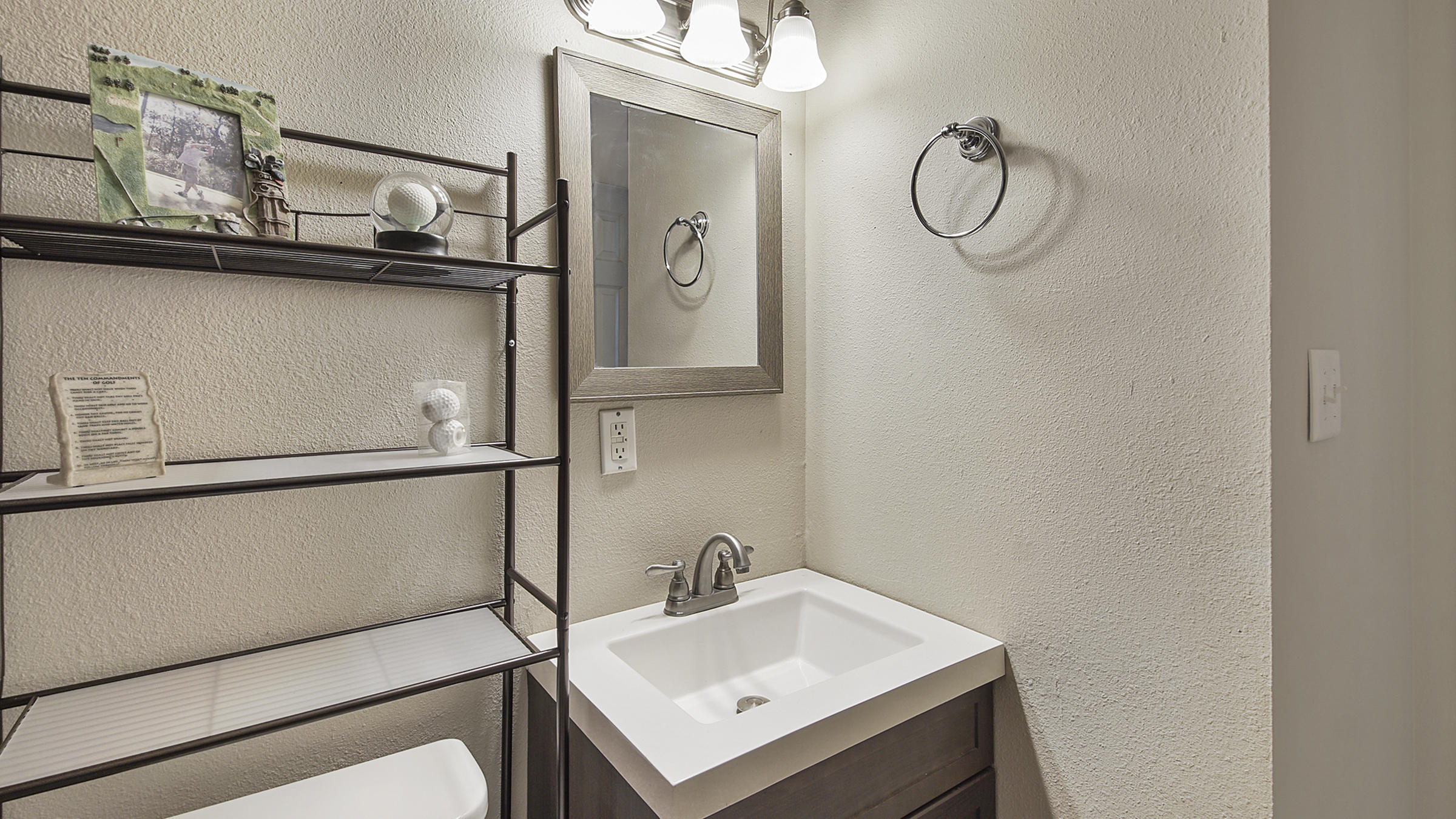 KAM AKERS S/D - Residential