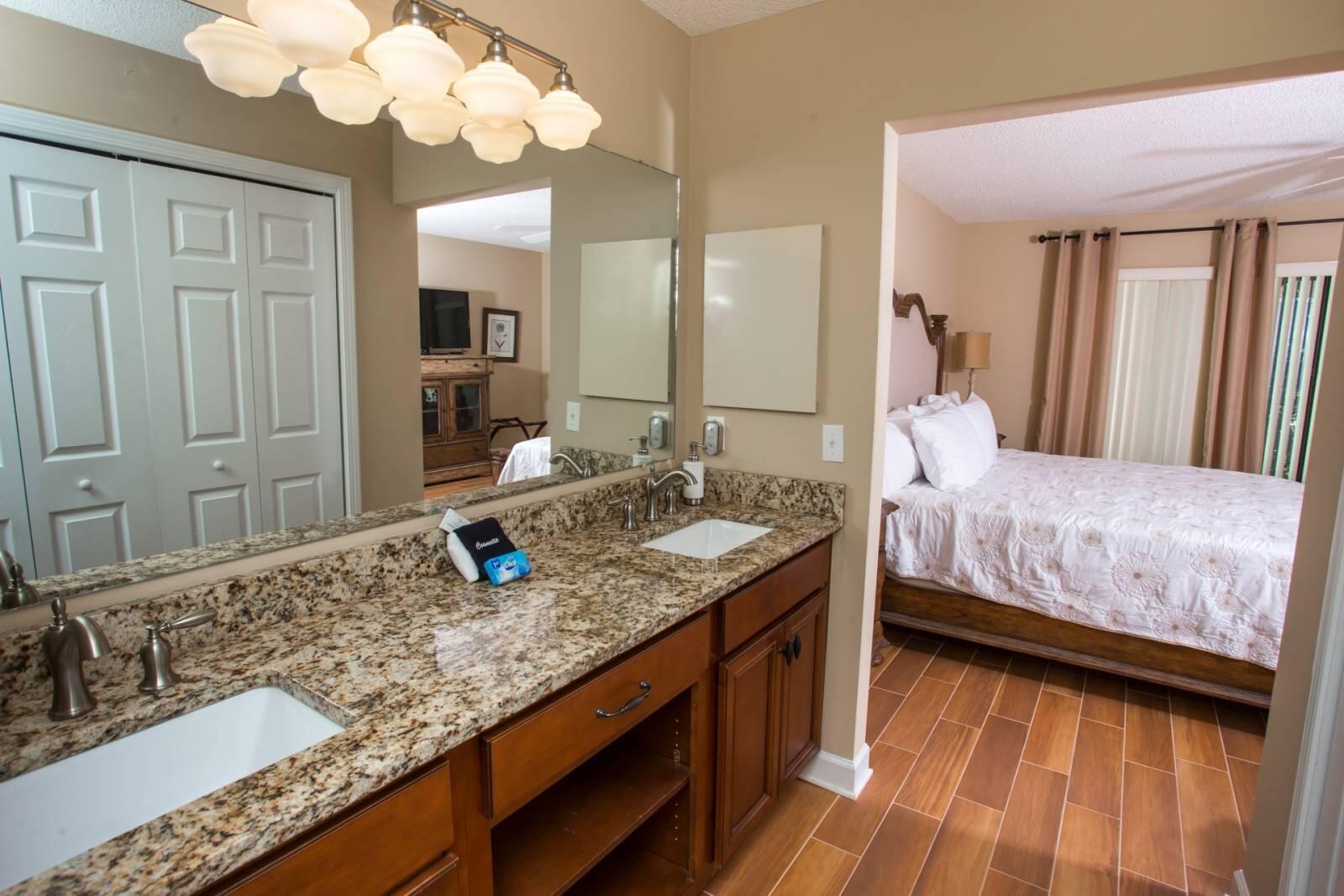 LAKESIDE CONDO AT BLUEWATER BAY - Residential