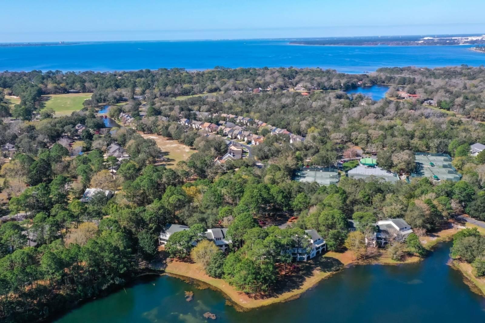LAKESIDE CONDO AT BLUEWATER BAY - Residential