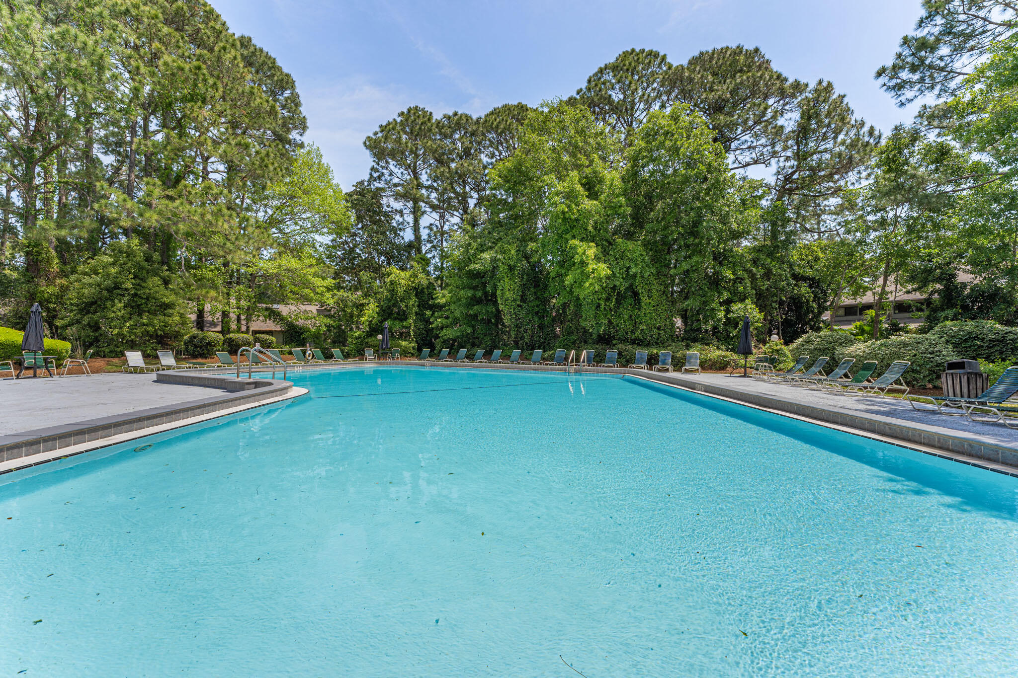 LAKESIDE CONDO AT BLUEWATER BAY - Residential