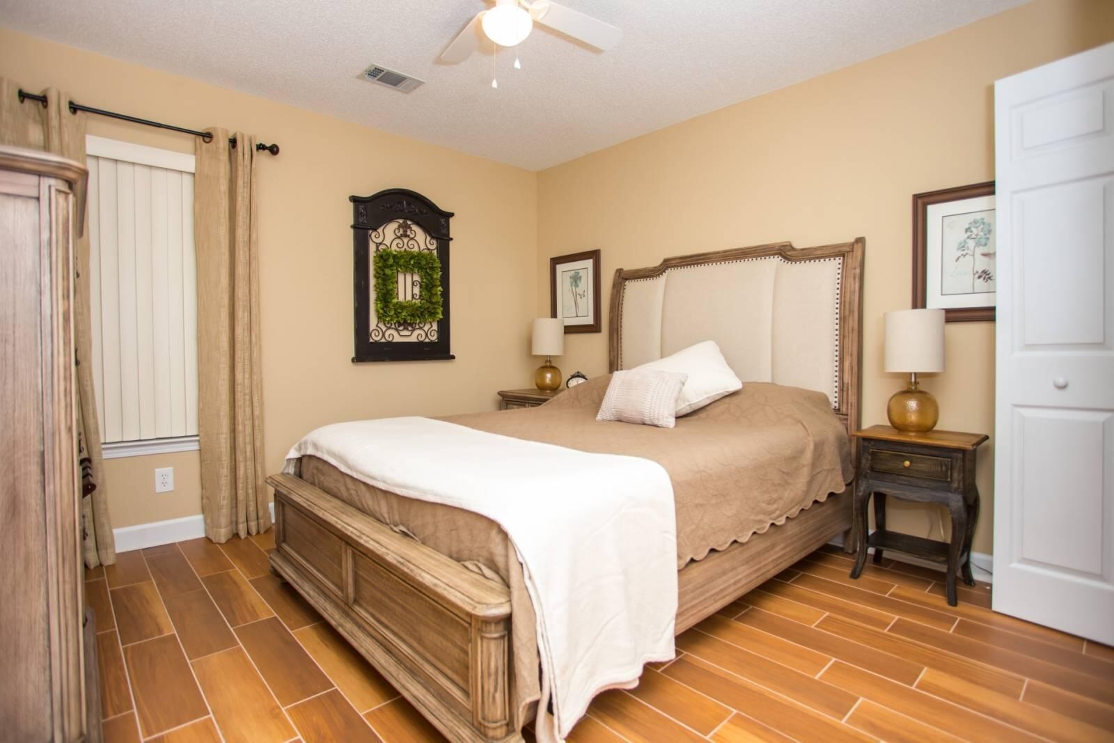 LAKESIDE CONDO AT BLUEWATER BAY - Residential