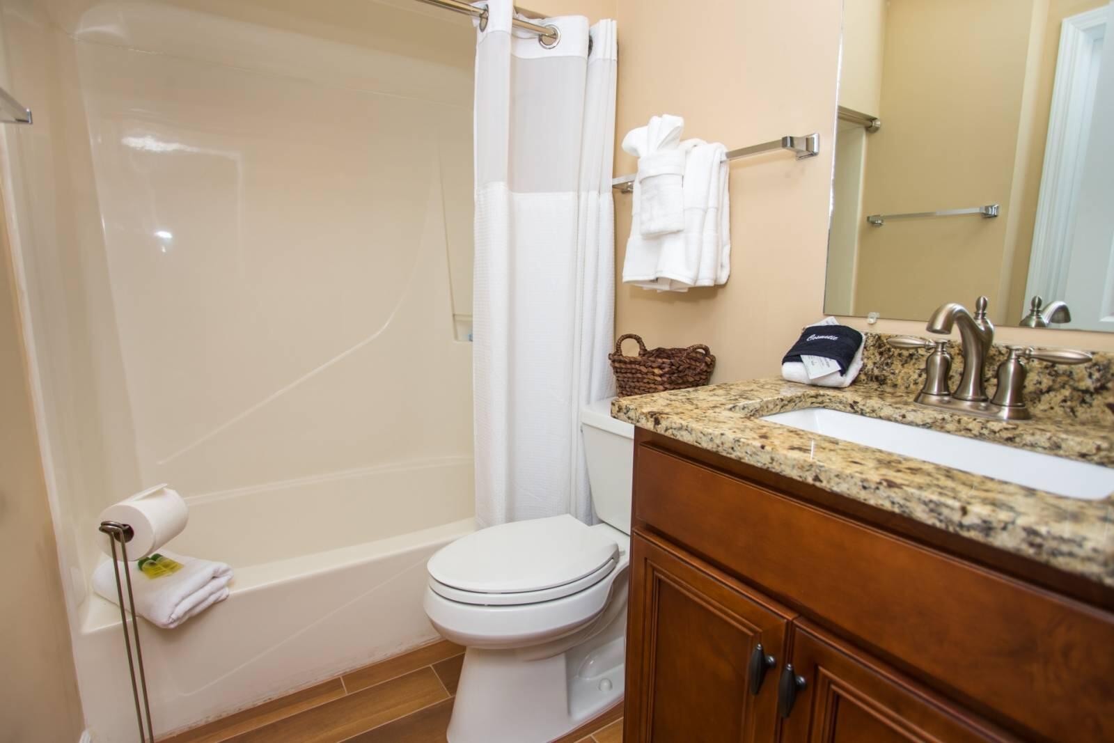 LAKESIDE CONDO AT BLUEWATER BAY - Residential