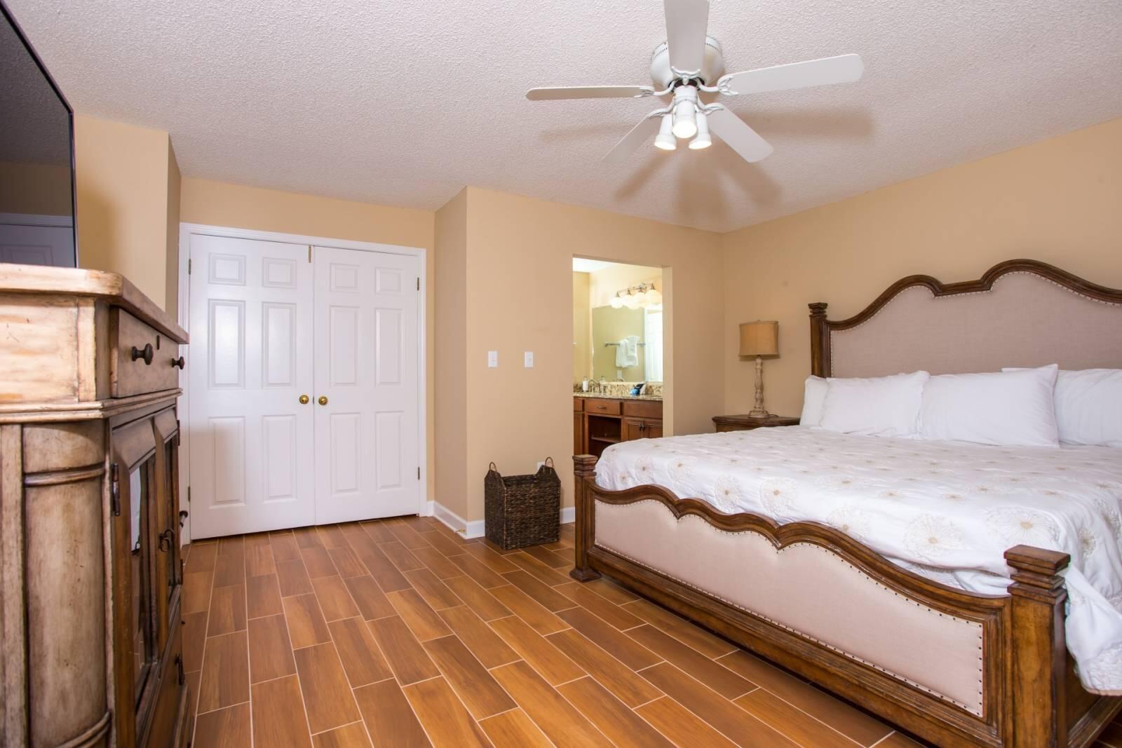 LAKESIDE CONDO AT BLUEWATER BAY - Residential
