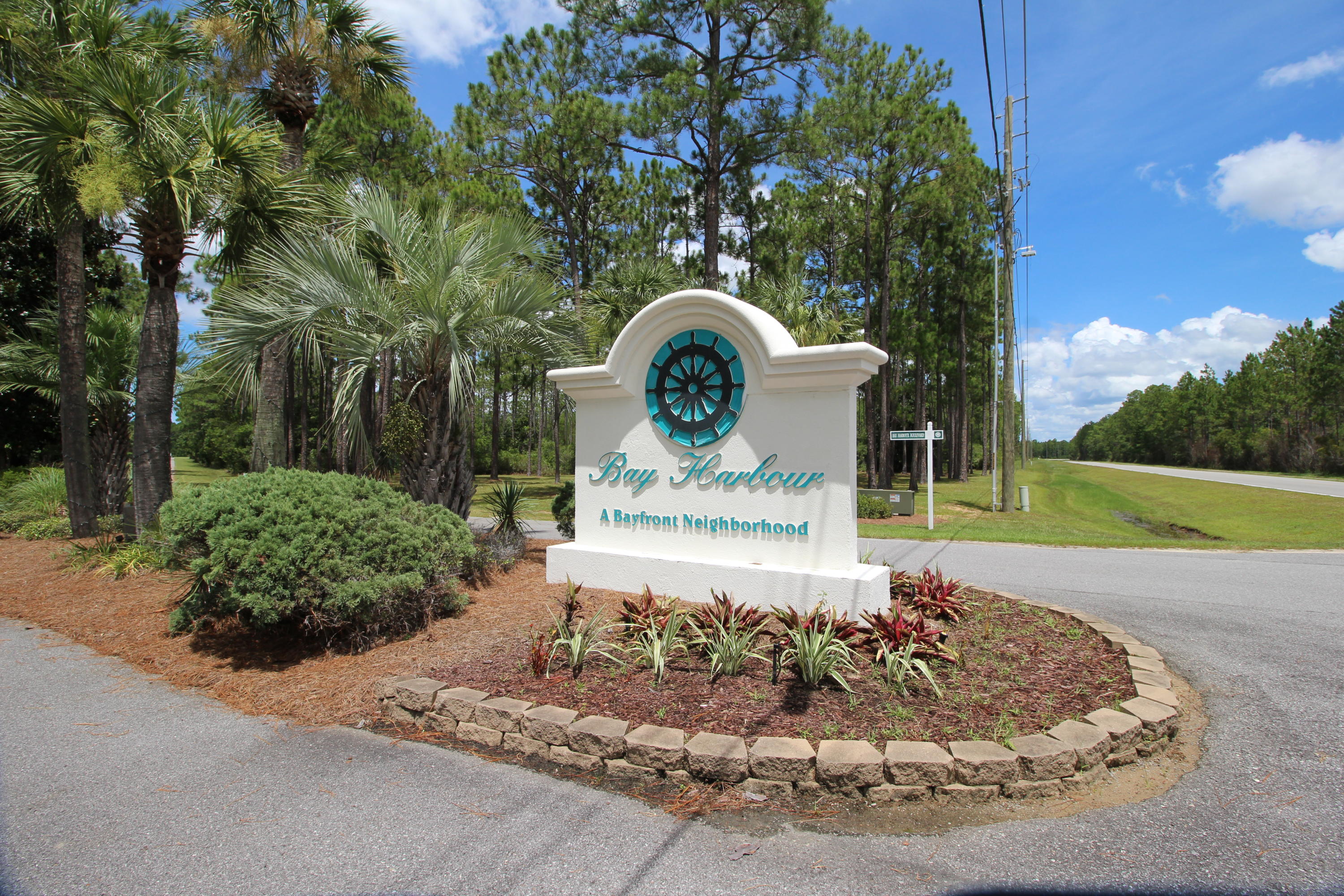 This lot 21 is approximately 1/2 acre with plenty of room to build your dream home and have the privacy you desire. Preserve area behind and across the street ensures breathing room! Low HOA, low taxes and great location make this one of Freeport most desired areas. Close to boating, fishing, watersports, beach, hiking, shopping, dining and entertainment.