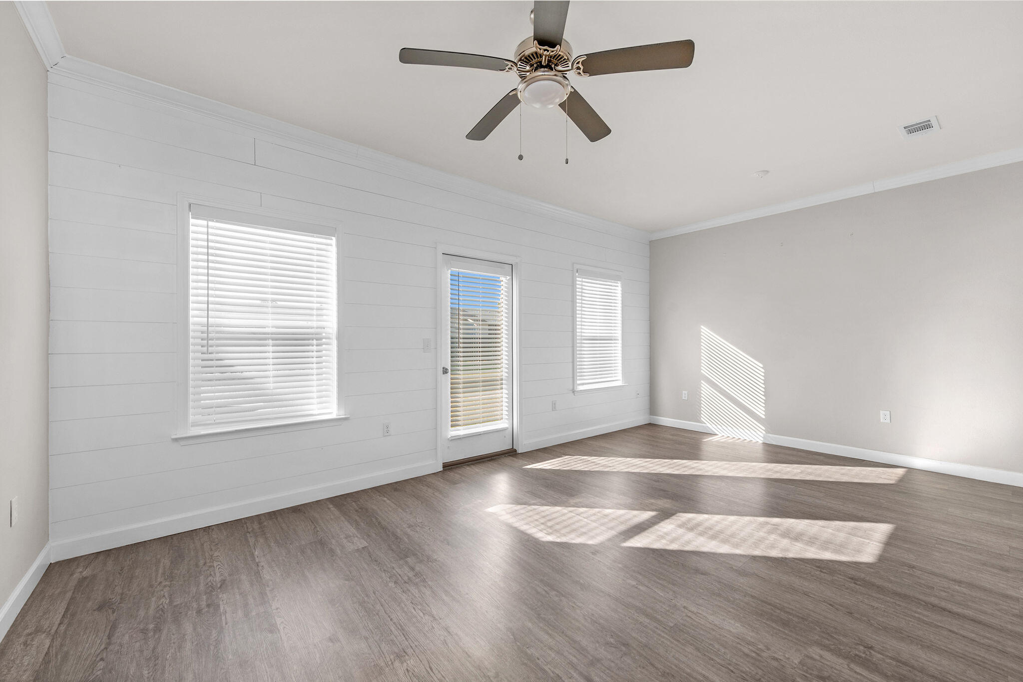 STABLE LANES - Residential