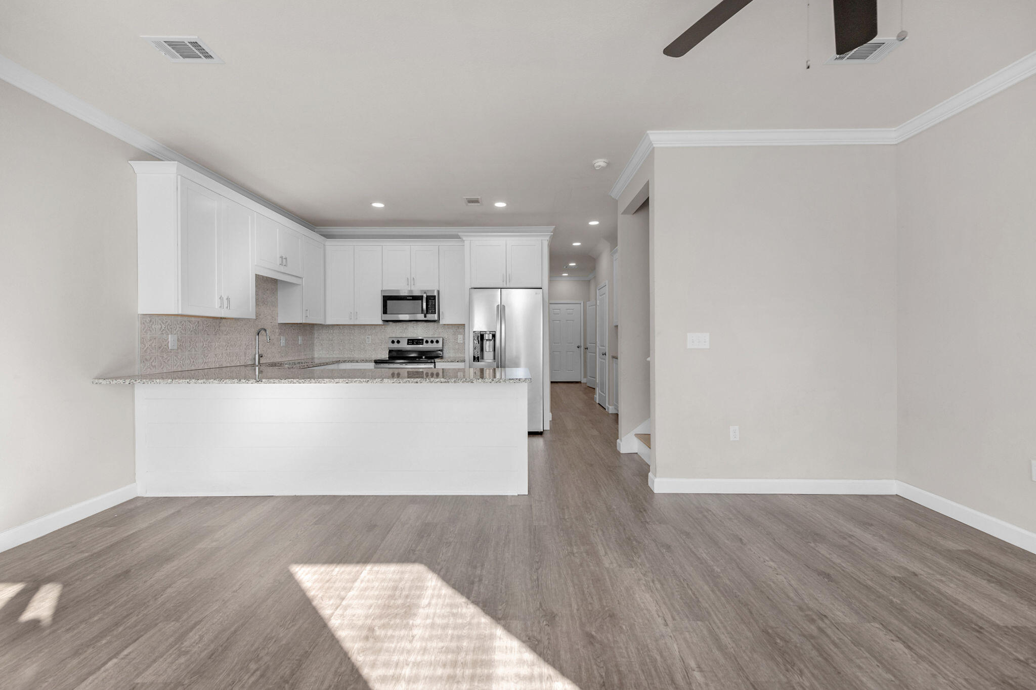 STABLE LANES - Residential