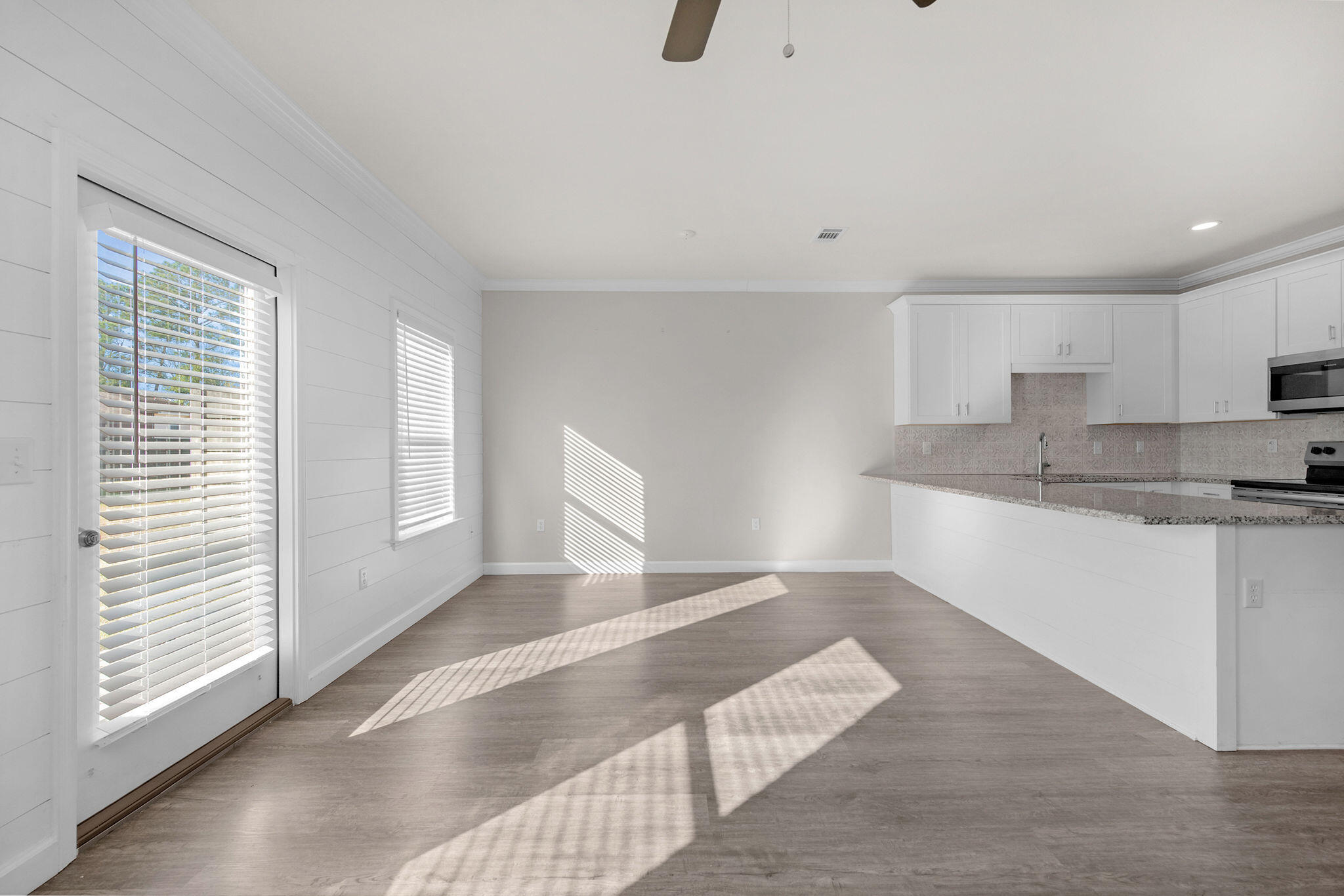 STABLE LANES - Residential